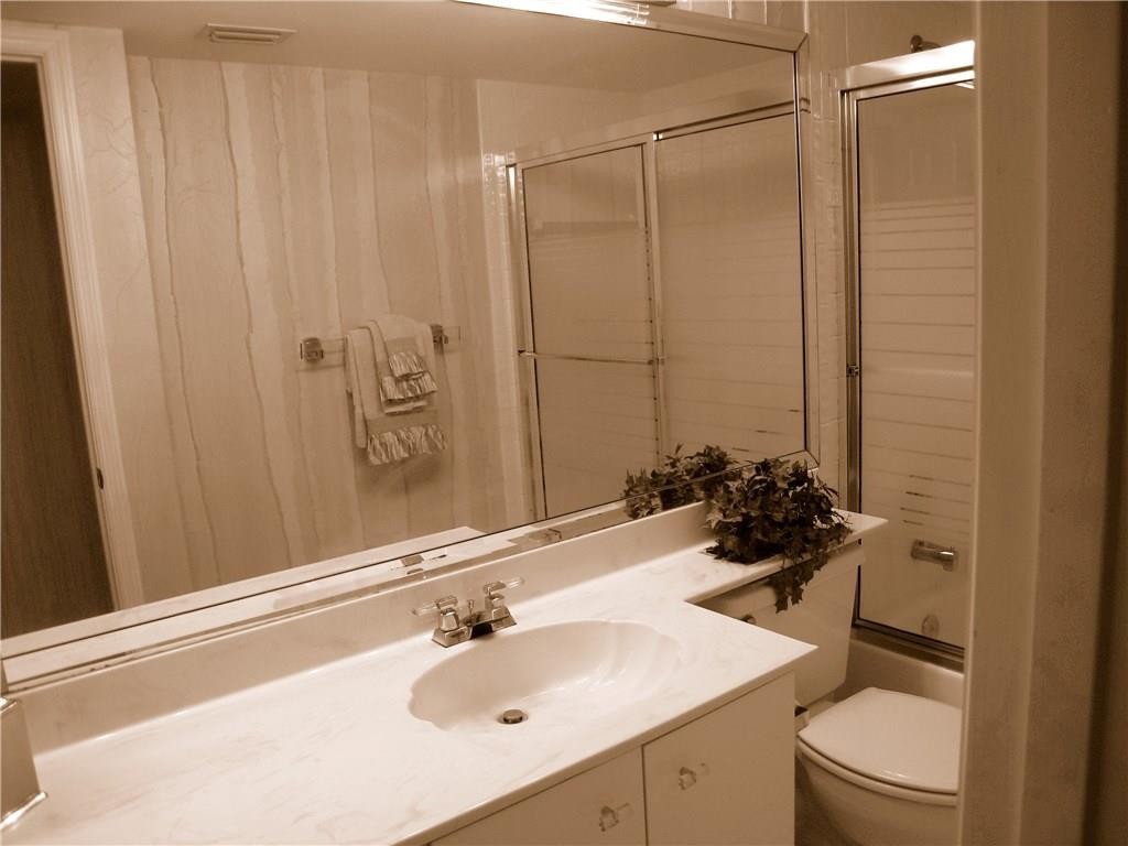 KINGS POINT - Residential