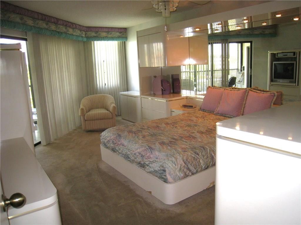 KINGS POINT - Residential