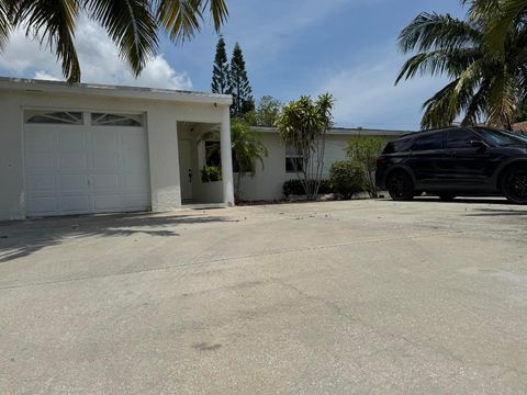 4607 Sutton Terrace S West Palm Beach FL 33415