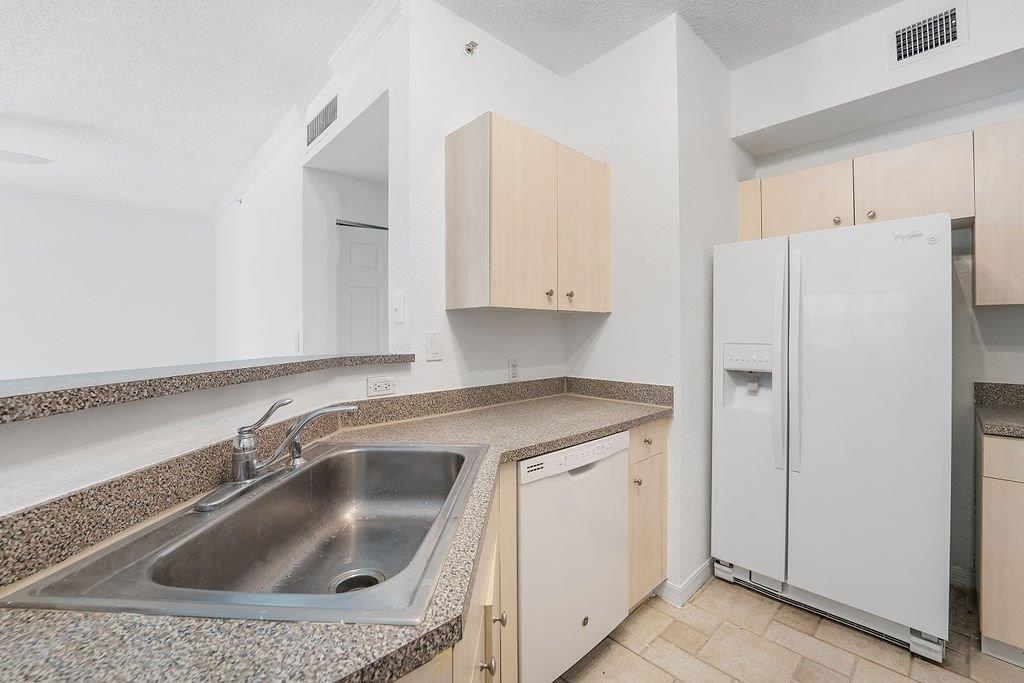 FLAGLER POINTE CONDO - Residential Lease