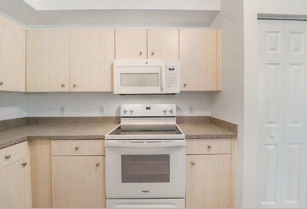 FLAGLER POINTE CONDO - Residential Lease