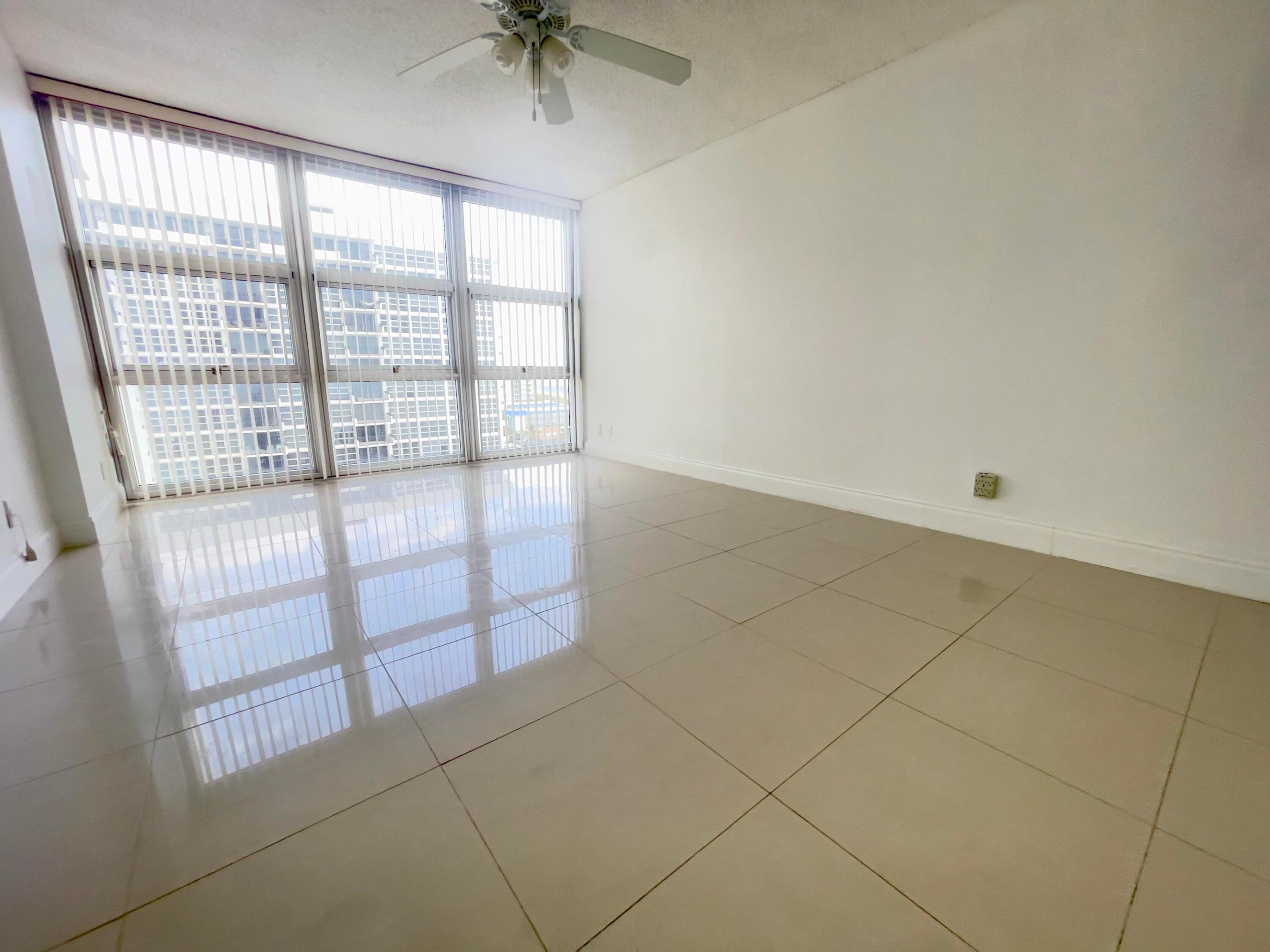 Silver Thatch atlantic Pl - Residential