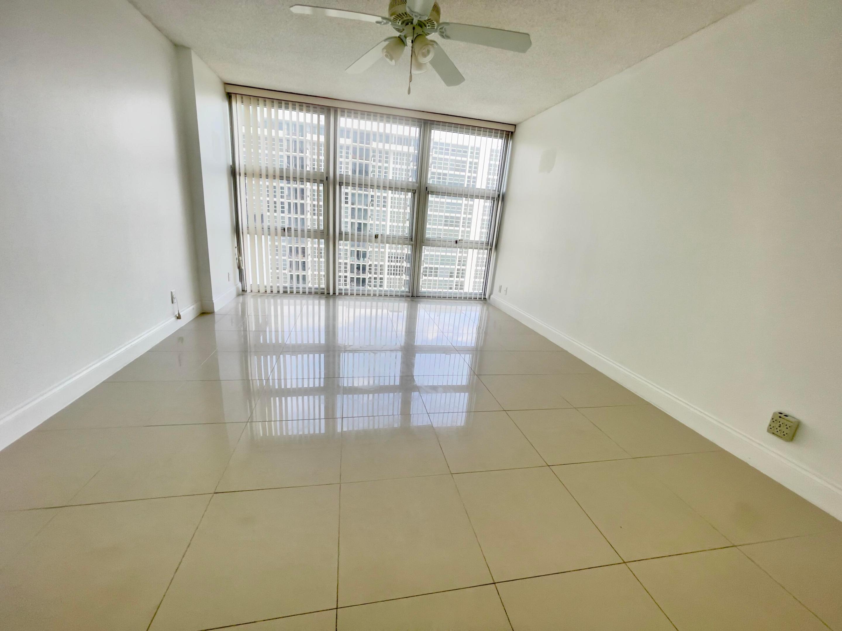 Silver Thatch atlantic Pl - Residential