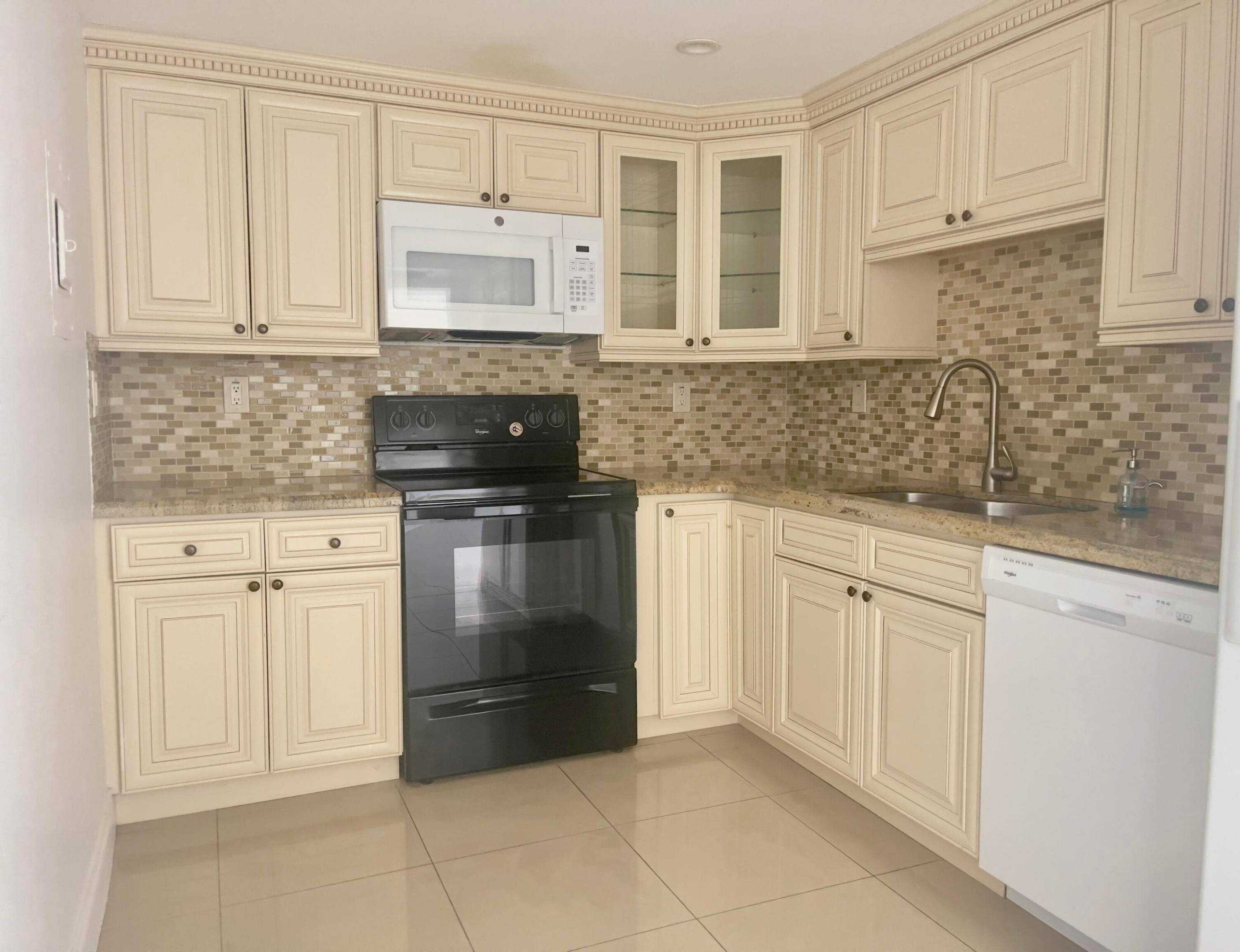 Silver Thatch atlantic Pl - Residential