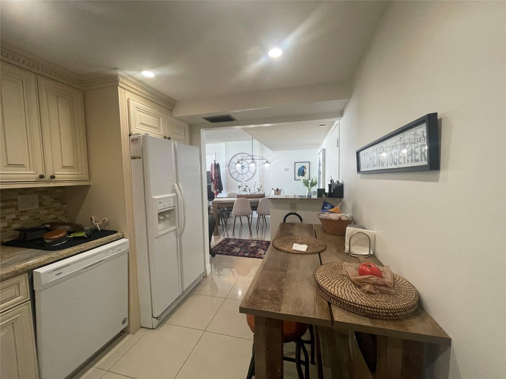 525 N Ocean Boulevard 1422