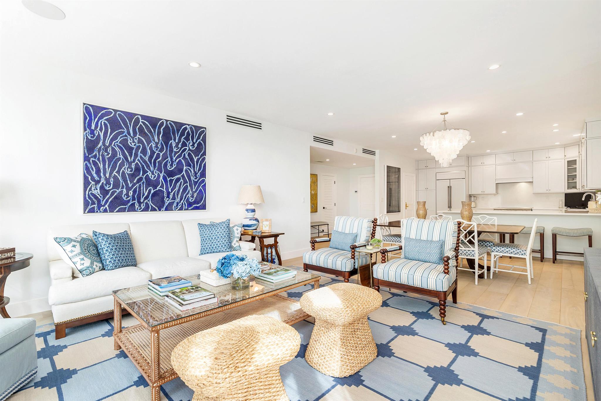 401 Worth Avenue 201