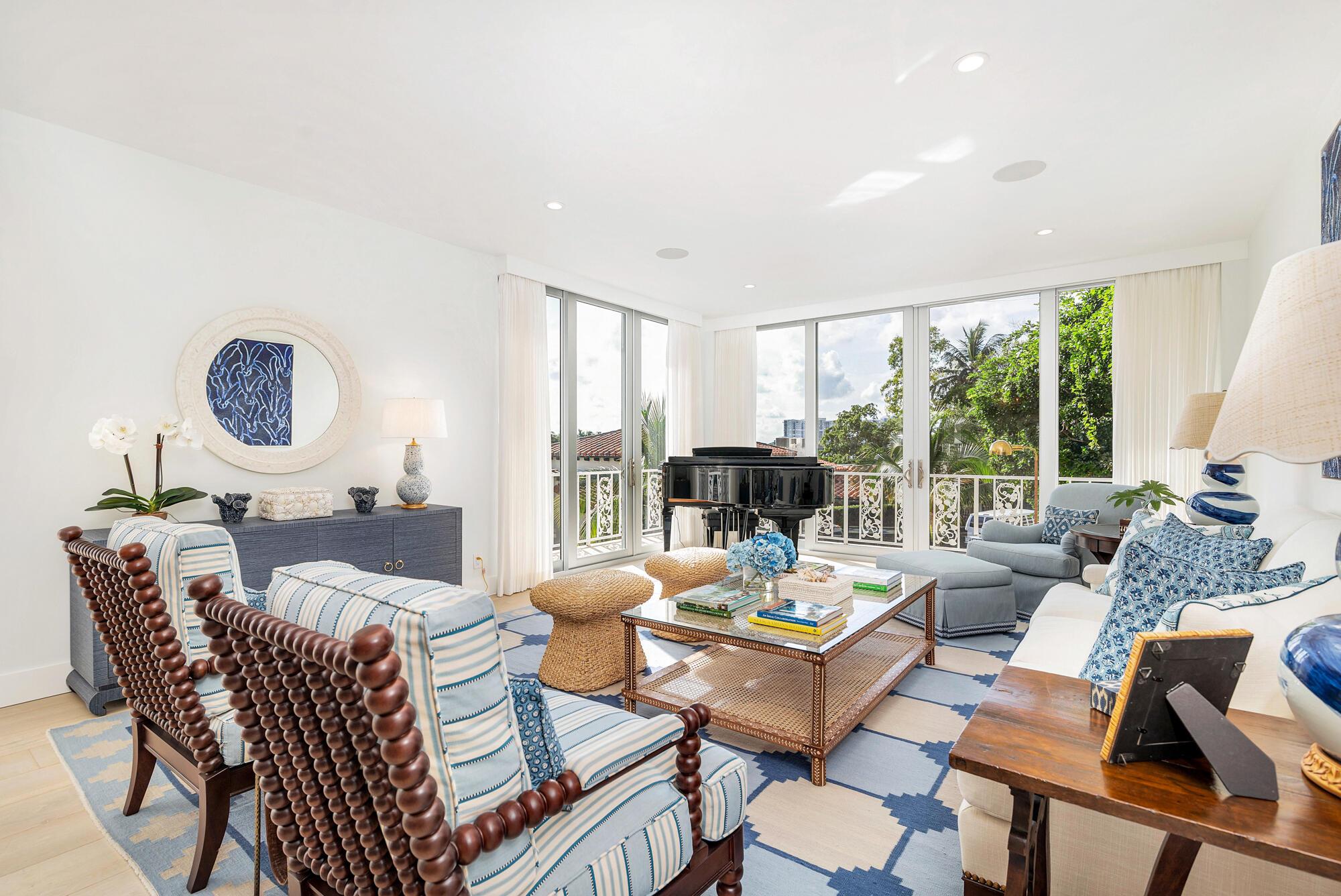 401 Worth Avenue 201