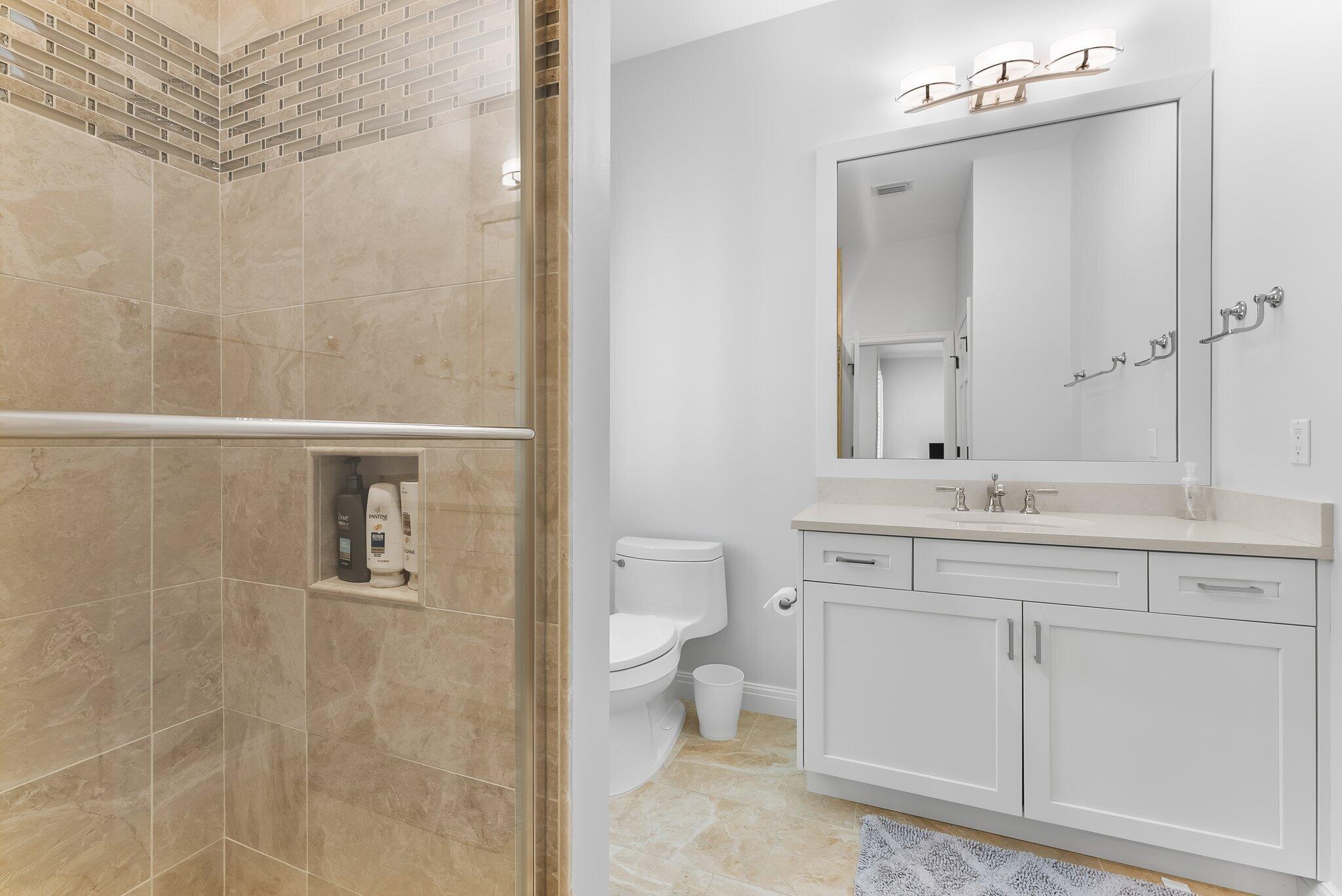 JUPITER HILLS VILLAGE - Residential