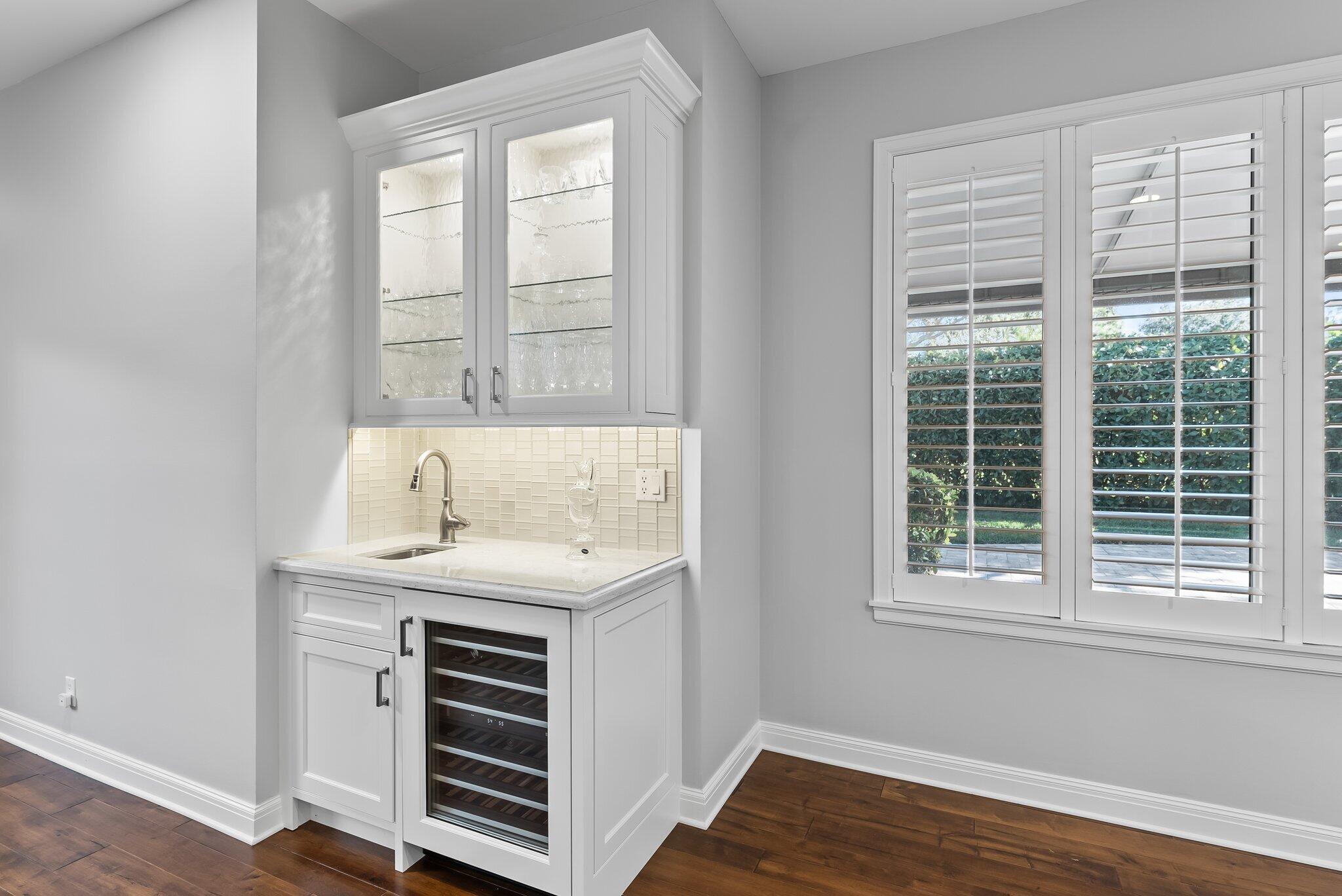 JUPITER HILLS VILLAGE - Residential