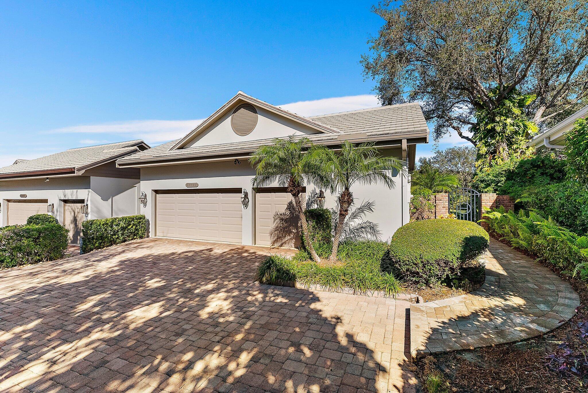 JUPITER HILLS VILLAGE - Residential