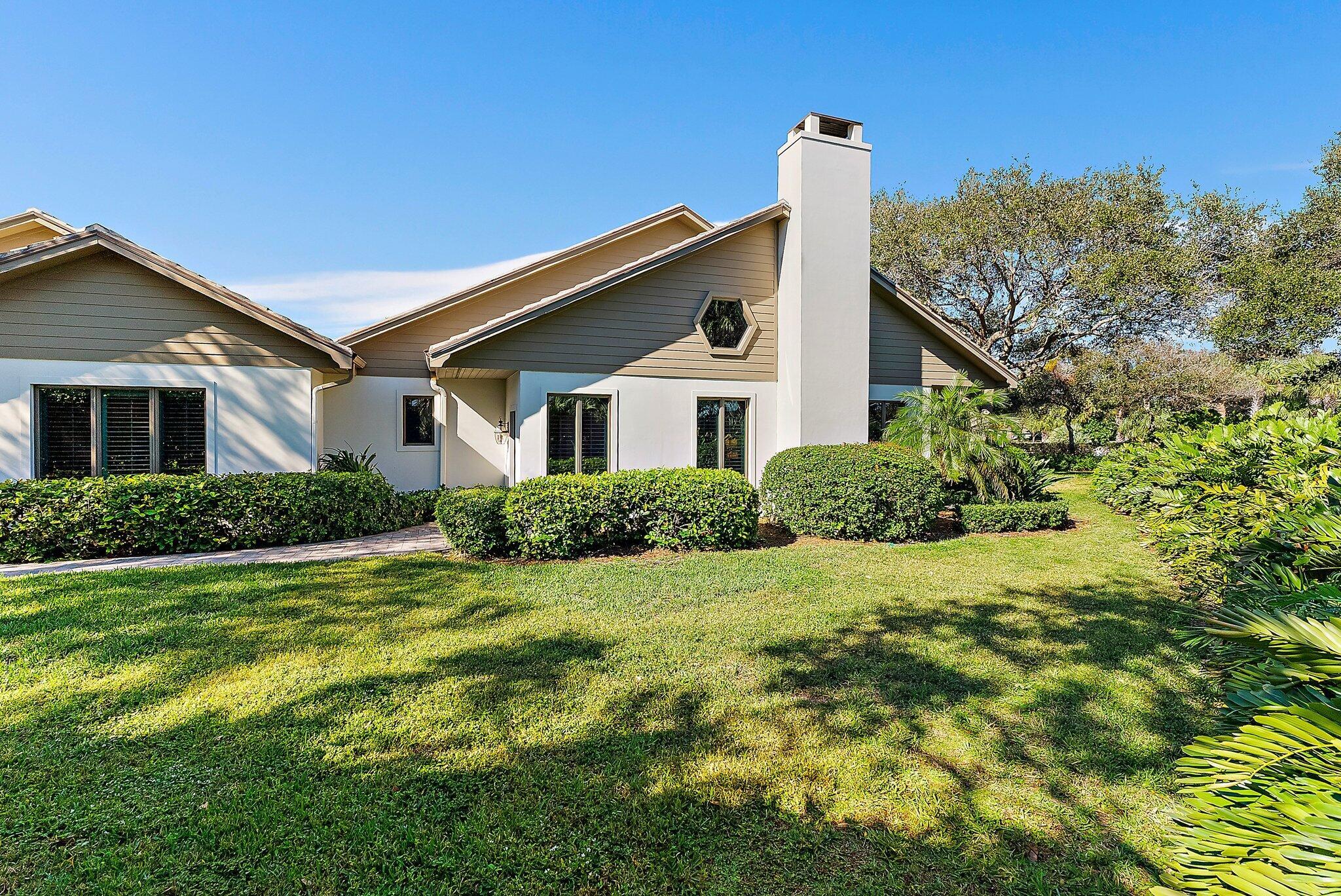 JUPITER HILLS VILLAGE - Residential