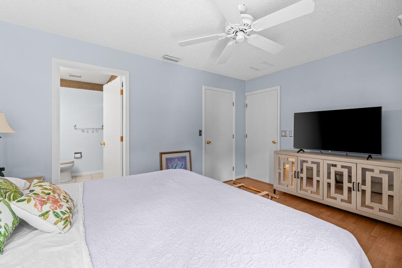 77 Ironwood Way N, Palm Beach Gardens, FL, 33418/$549,000 4 77 Ironwood Way N