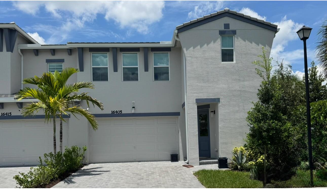 CROSSINGS OF WESTLAKE - Residential Lease