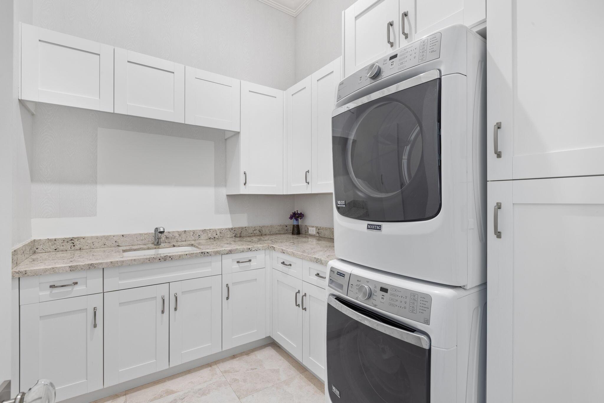 OLD PALM PL - Residential