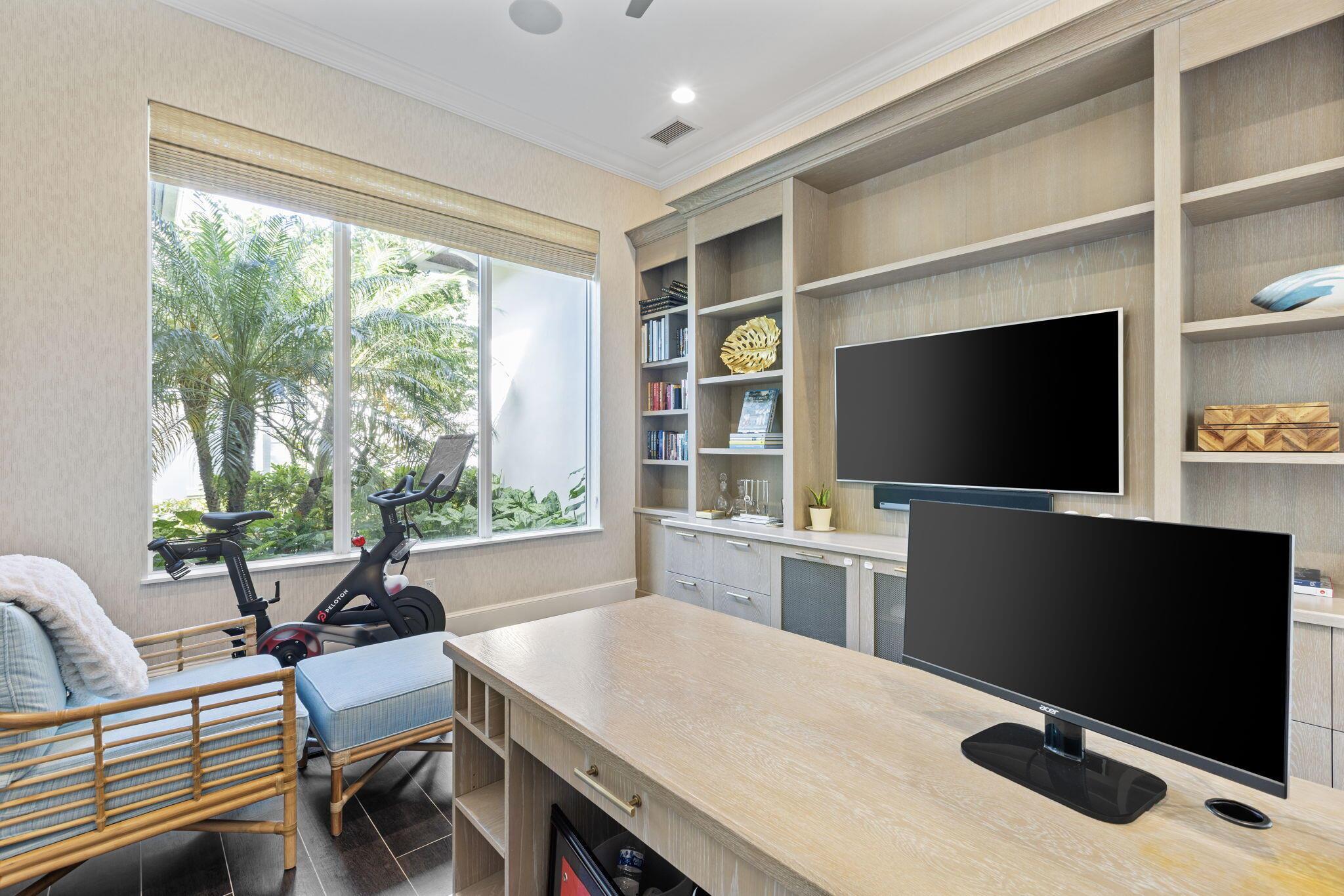 OLD PALM PL - Residential