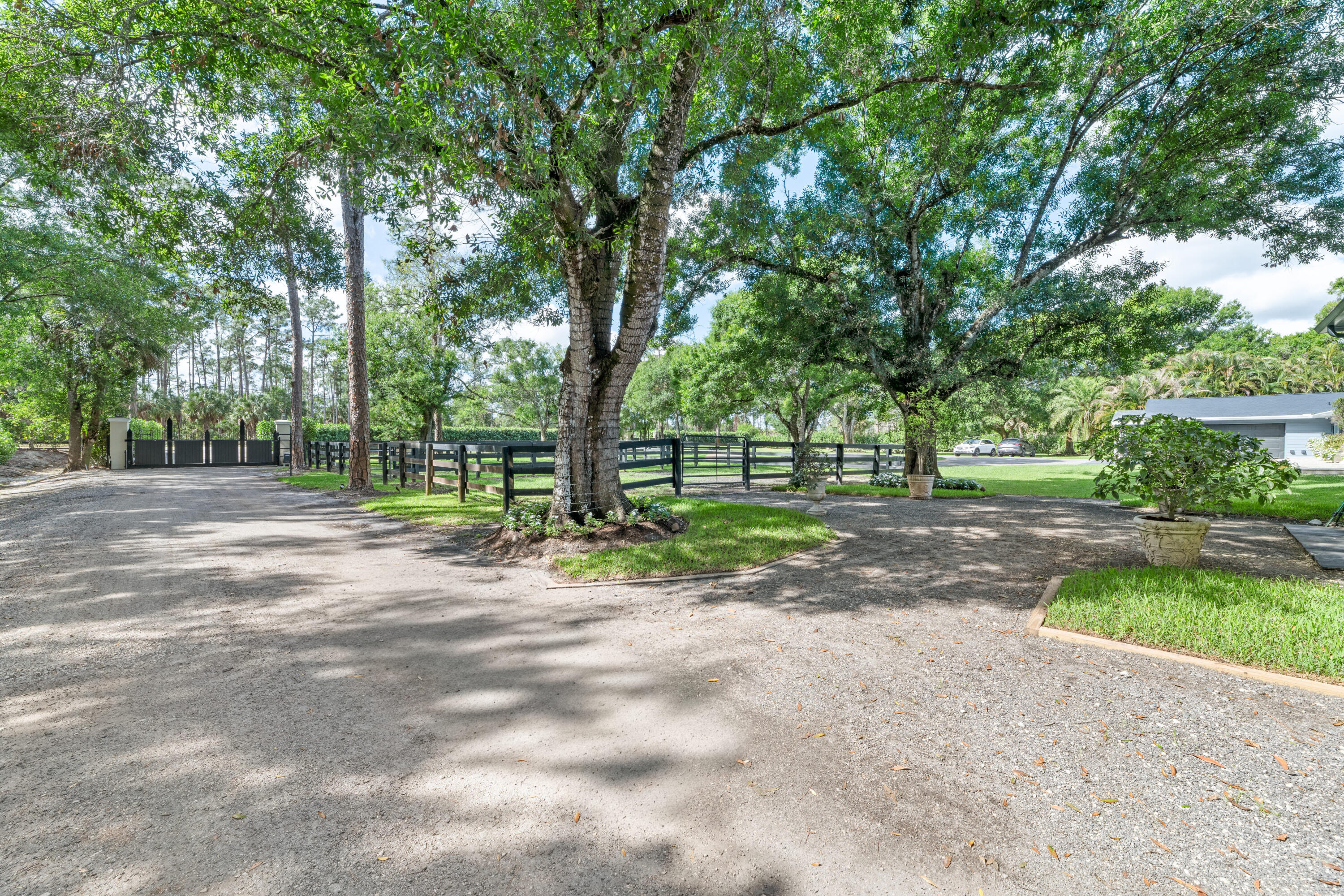 LOXAHATCHEE GROVES - Residential Lease