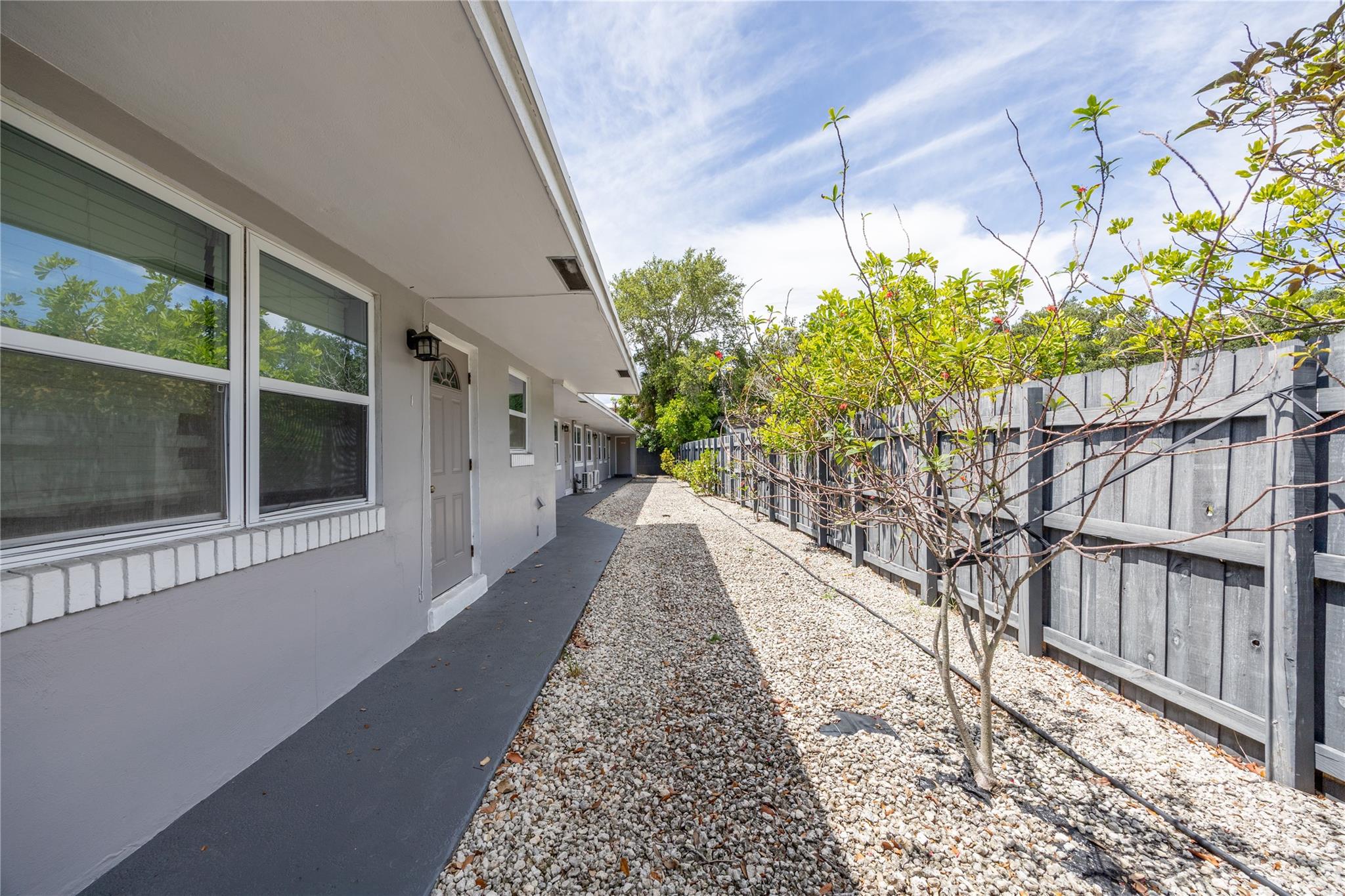 EVERGLADE LAND SALES CO F - Residential Lease