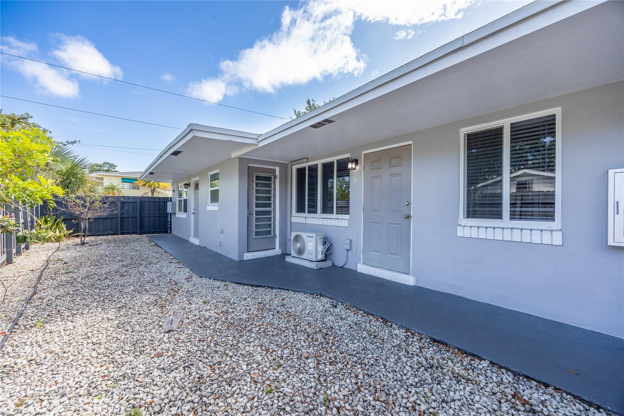 EVERGLADE LAND SALES CO F - Residential Lease