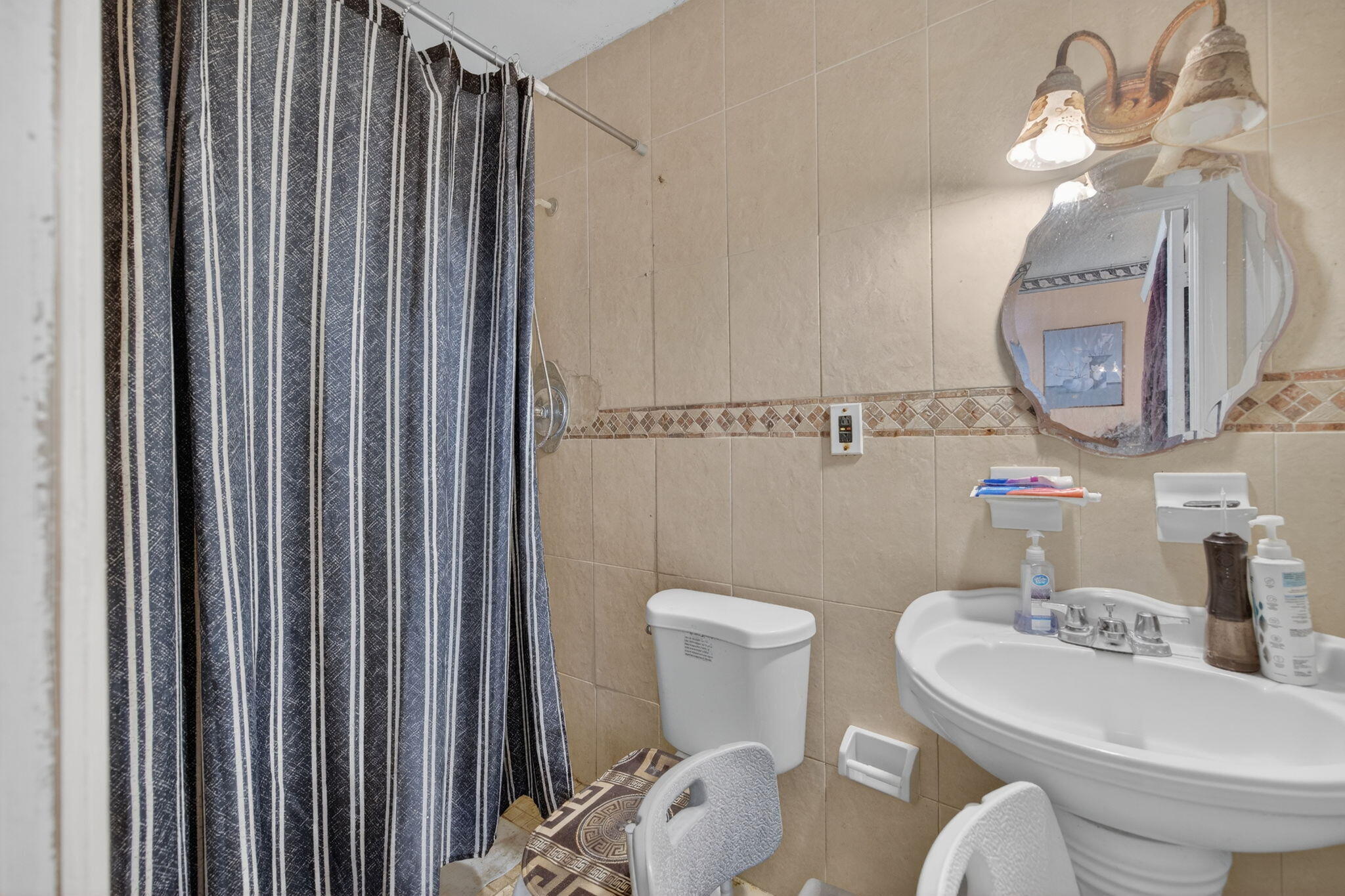 Pine Tree Manor Sec 02 - Residential