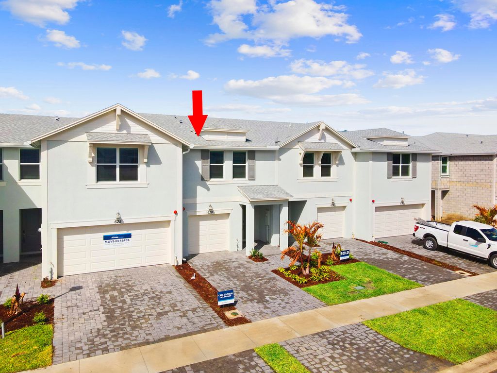 Photo of 629 Salisbury Circle, Fort Pierce, FL 34982 (MLS # R11166741)