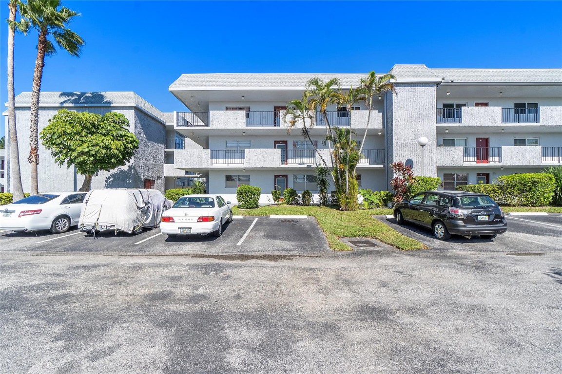 FAIRWAYS OF TAMARAC - Residential