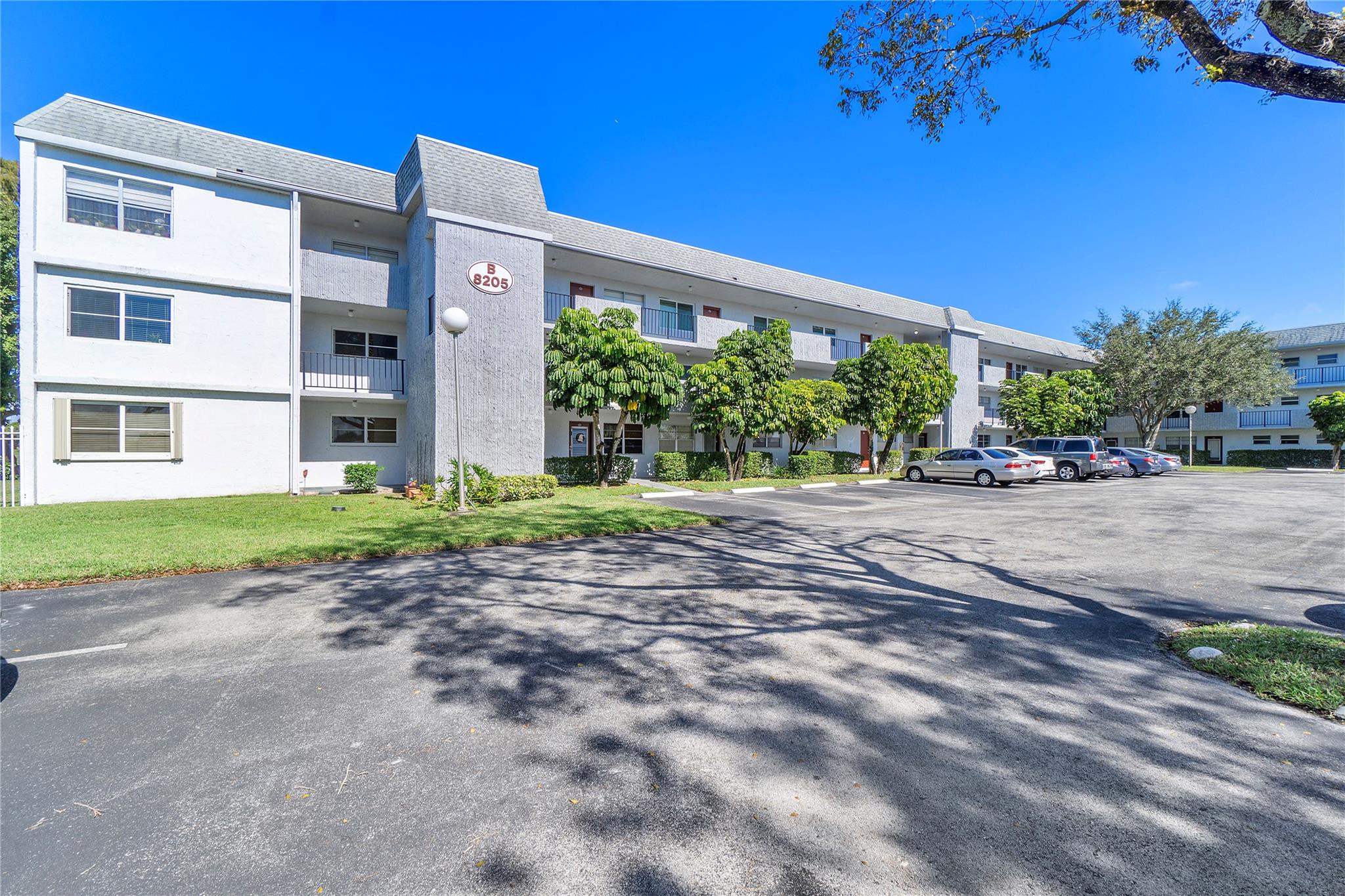 Open House price improvement. A tranquil 55+ community in Fairways of Tamarac. Third-floor condo offers golf course views, plenty amenities, and much more. Features a 2 bedroom, 2 bathrooms, and walk-in closets. The remodeled kitchen includes ample cabinetry and a cozy eat-in area. Enjoy breathtaking views from the patio. Additional features such as an in-unit washer and dryer, a new roof, and assigned parking. Community amenities also includes a clubhouse, pool, cable TV, and much more. Schedule your tour today!