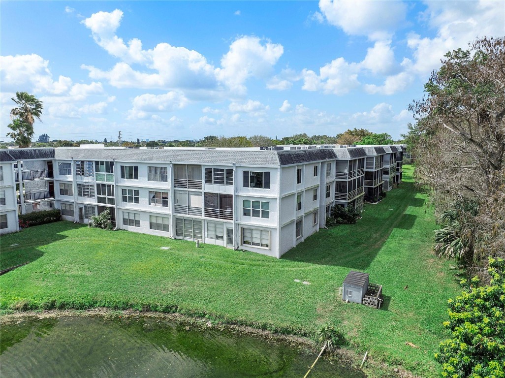 FAIRWAYS OF TAMARAC - Residential