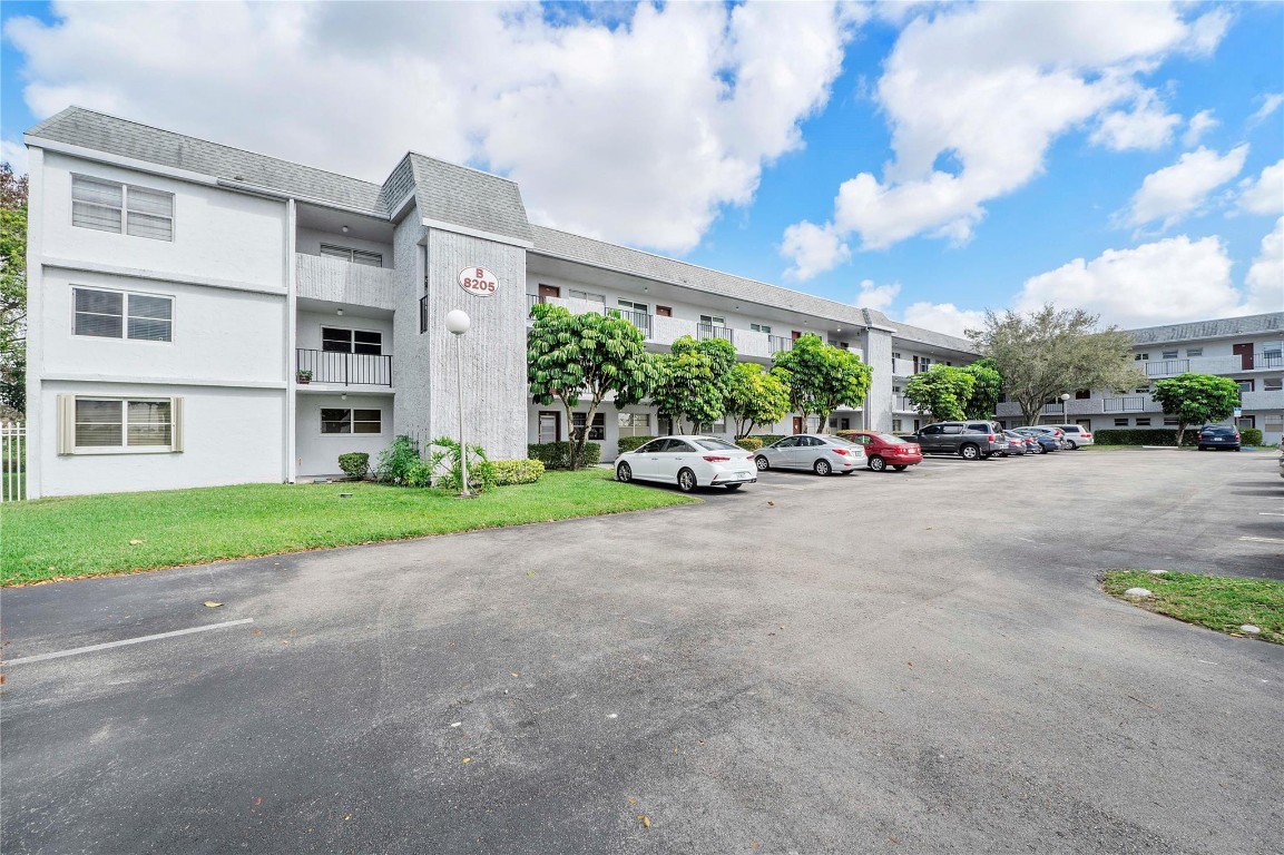 FAIRWAYS OF TAMARAC - Residential