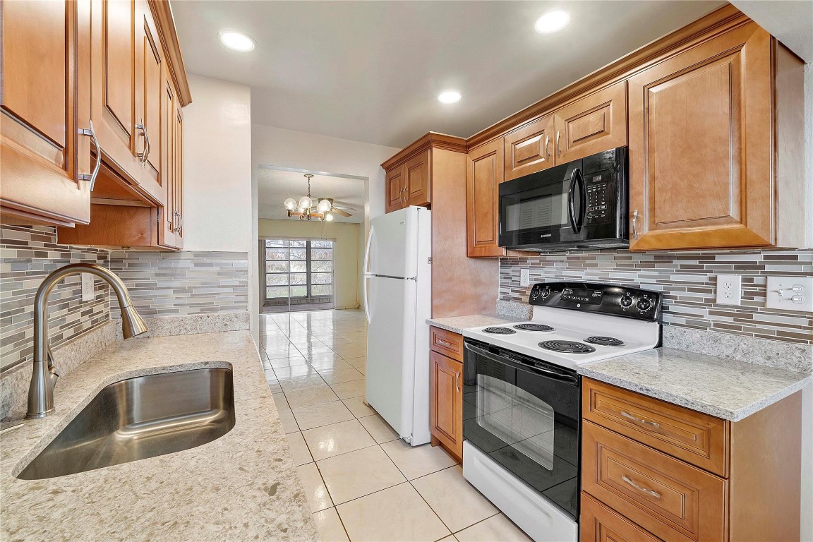 FAIRWAYS OF TAMARAC - Residential