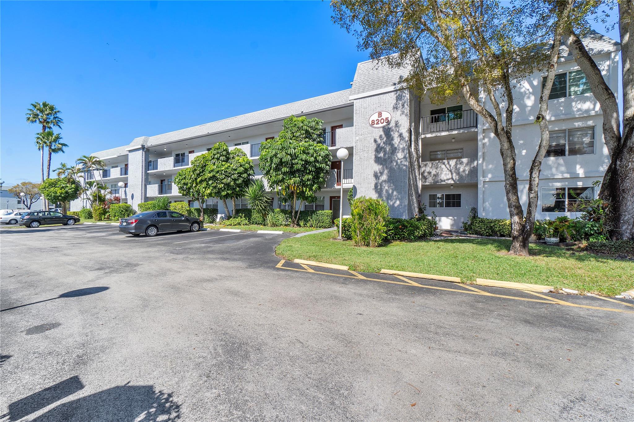 FAIRWAYS OF TAMARAC - Residential