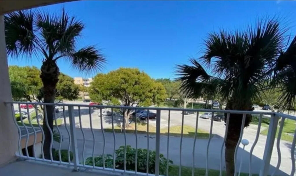 BREAKWATERS OF THE PALM B - Residential