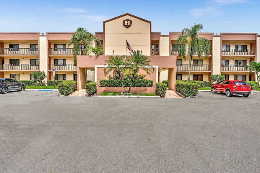 ***Live in paradise** Lovely two-bedroom, two-bath. The condo is located in the desirable Clairmont at King's Point. Spectacular pool view. Gorgeous open layouts, Amble split floorplan. Unique open kitchen overlooking the dining/extended living room. Tile & carpet flooring throughout the entire home. Hurricane Impact Windows throughout. Gorgeous open layouts, Lovely split floorplan. Light & bright. Separate large laundry room with lots of storage, full-size washer & dryer. Spacious master suite, walk-in closet. Feel secure. Gated community guard at the gate. The master suite offers spacious walk-in closets. Great amenities, including indoor & outdoor Pools, a sauna, a theater, a billiards room, free bus transportation, a gym, & more. Adult community.