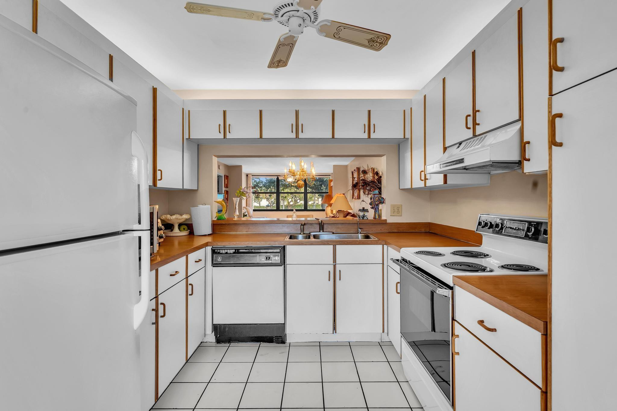 10643 W Clairmont Circle 202