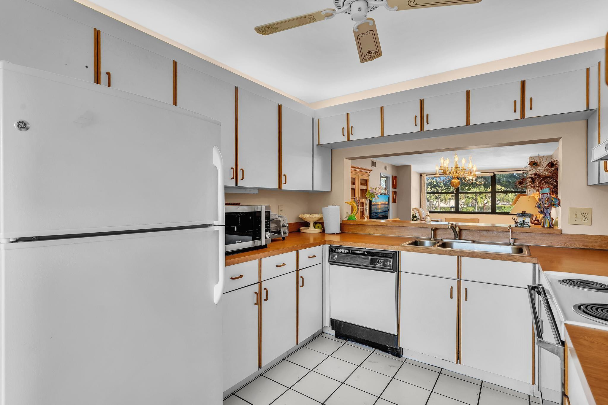 10643 W Clairmont Circle 202