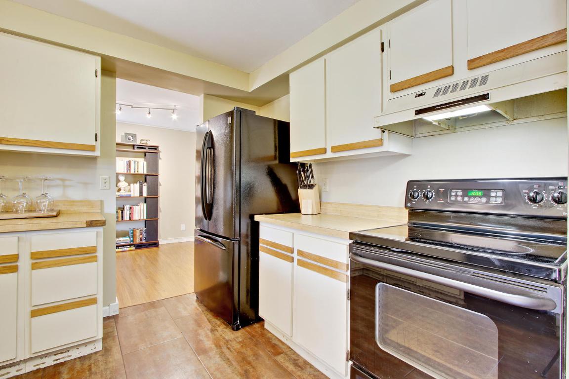 CRESTWOOD SUB UNIT 2 - Residential