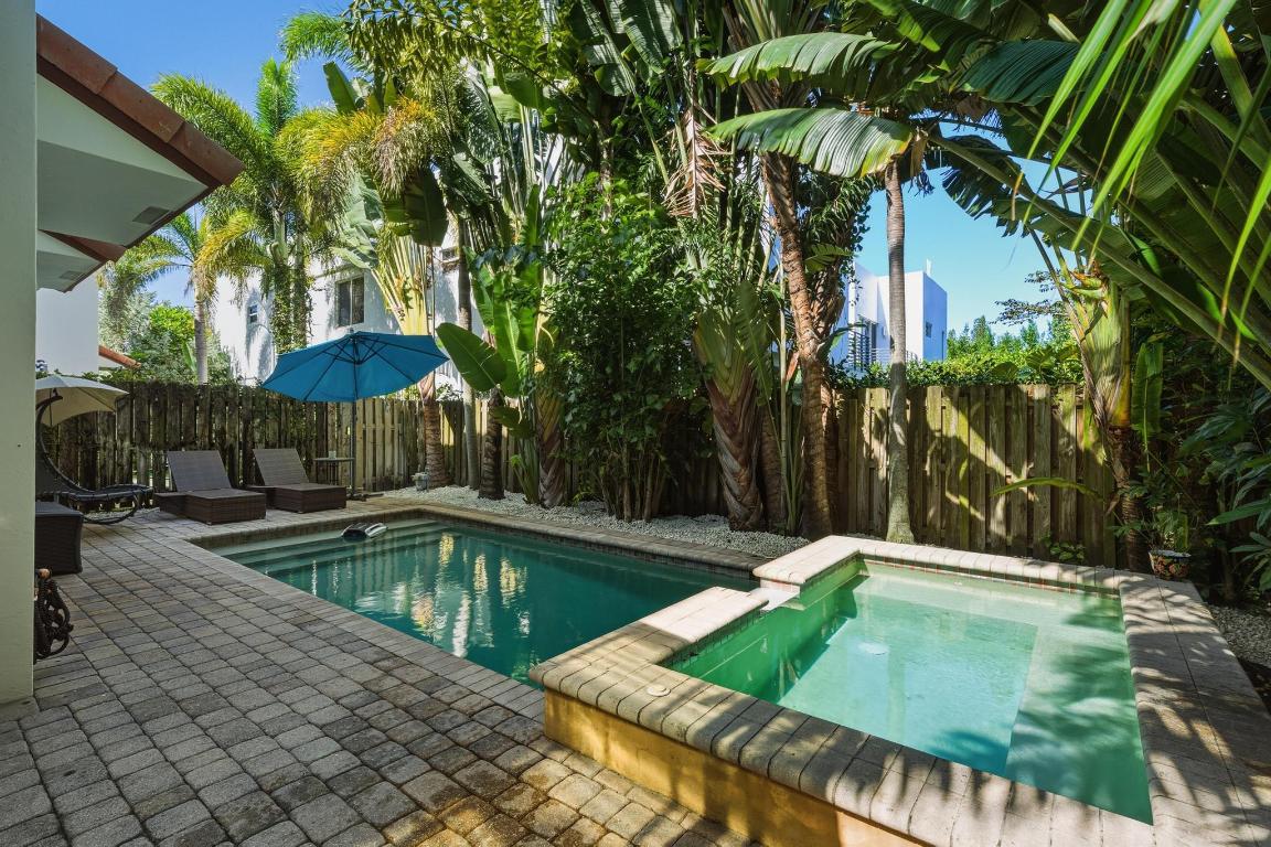 1709 NE 8th Street 1709