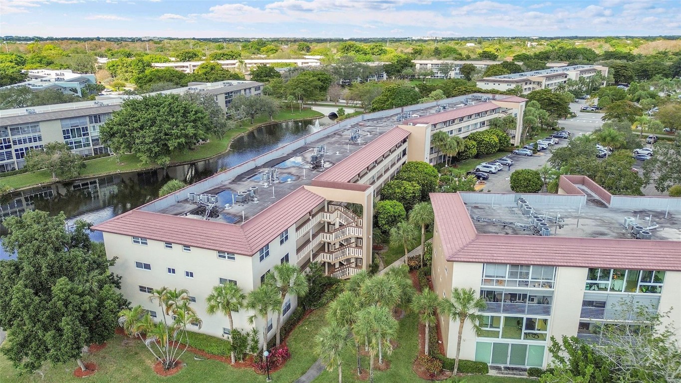 WYNMOOR VILLAGE - Residential