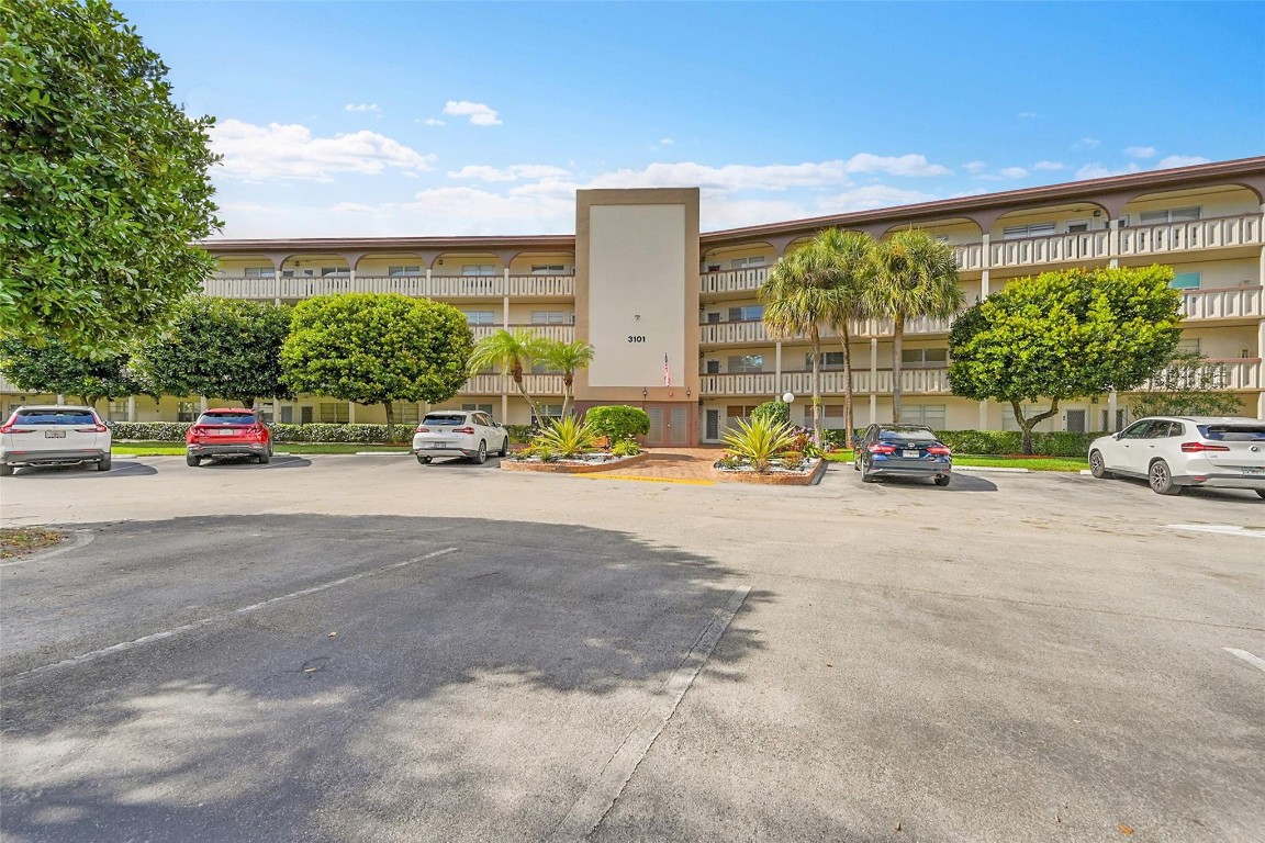 WYNMOOR VILLAGE - Residential