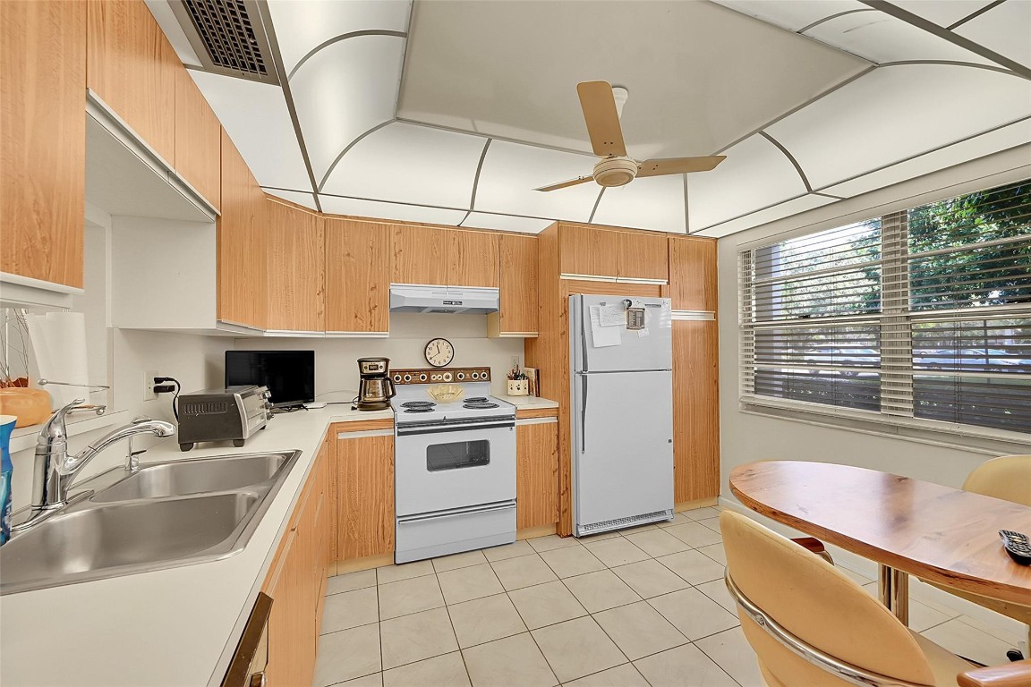 WYNMOOR VILLAGE - Residential