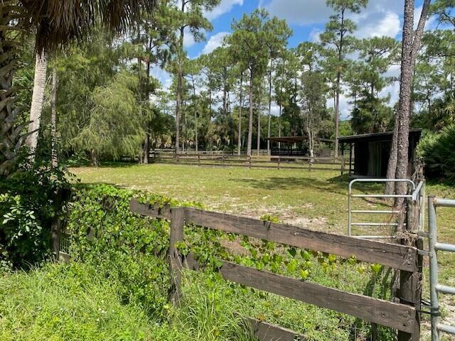 LOXAHATCHEE GROVES - Residential Lease