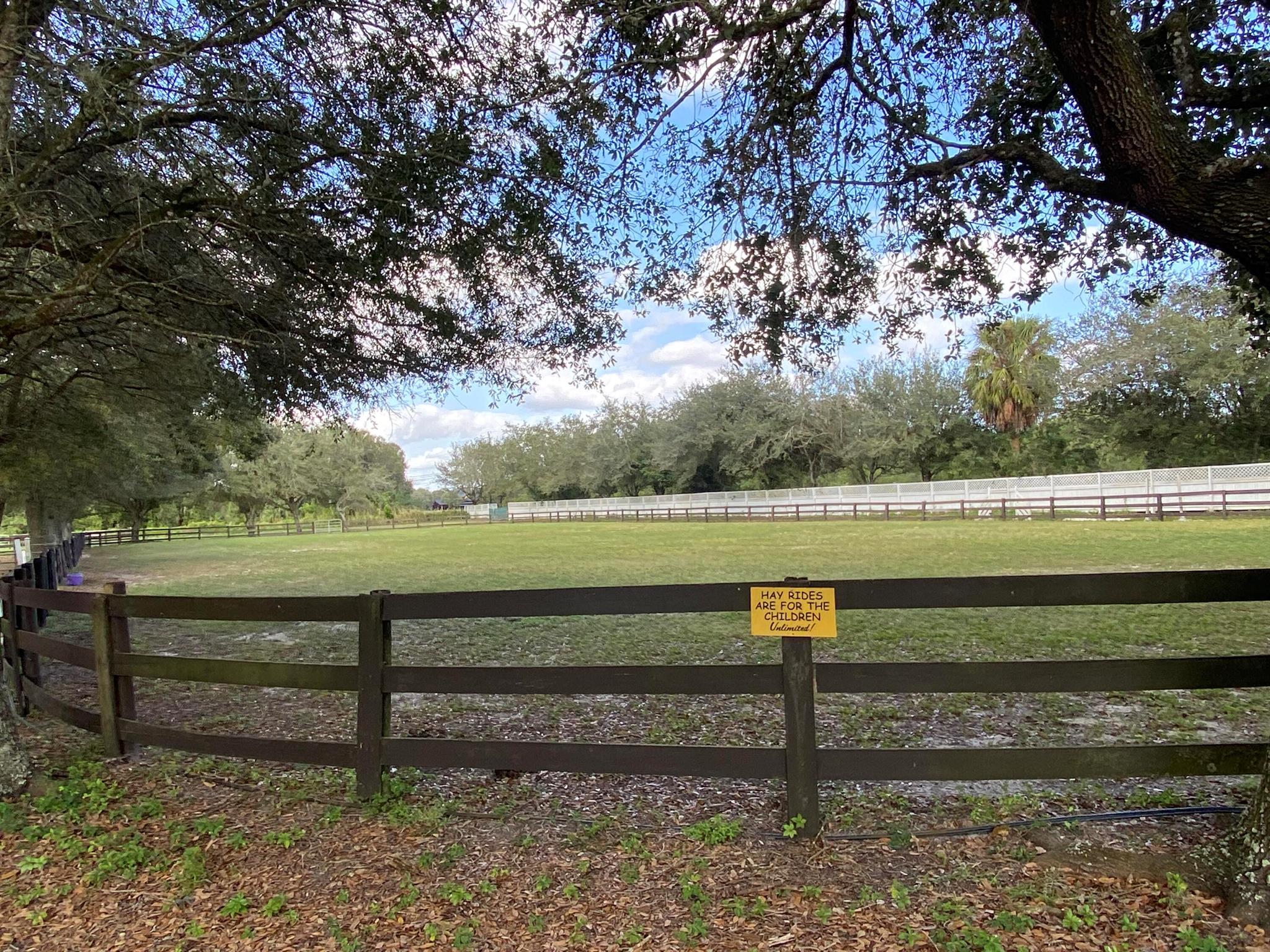 LOXAHATCHEE GROVES - Residential Lease