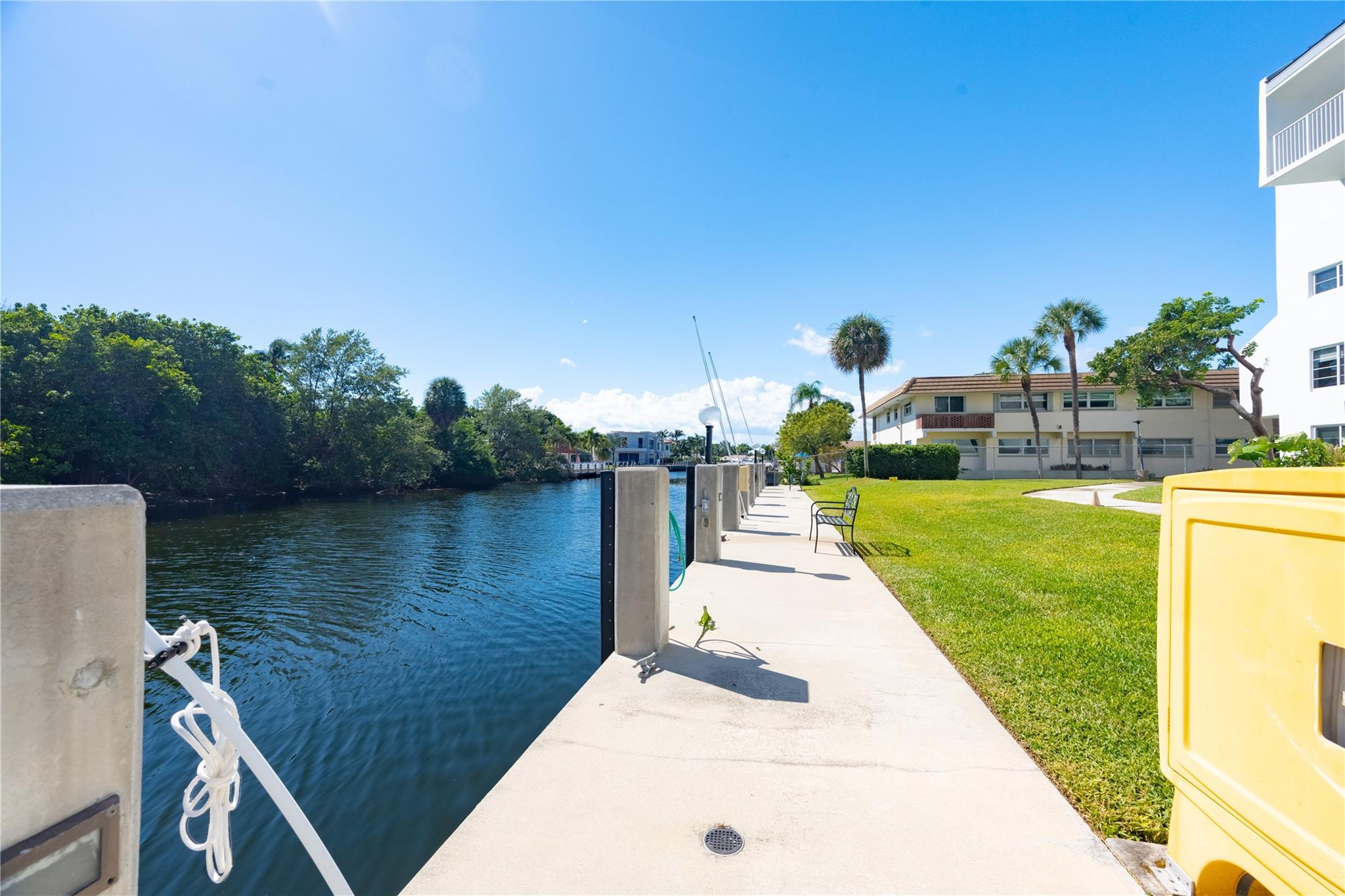 HARBOR'S EDGE CONDOMINIUM - Residential Lease