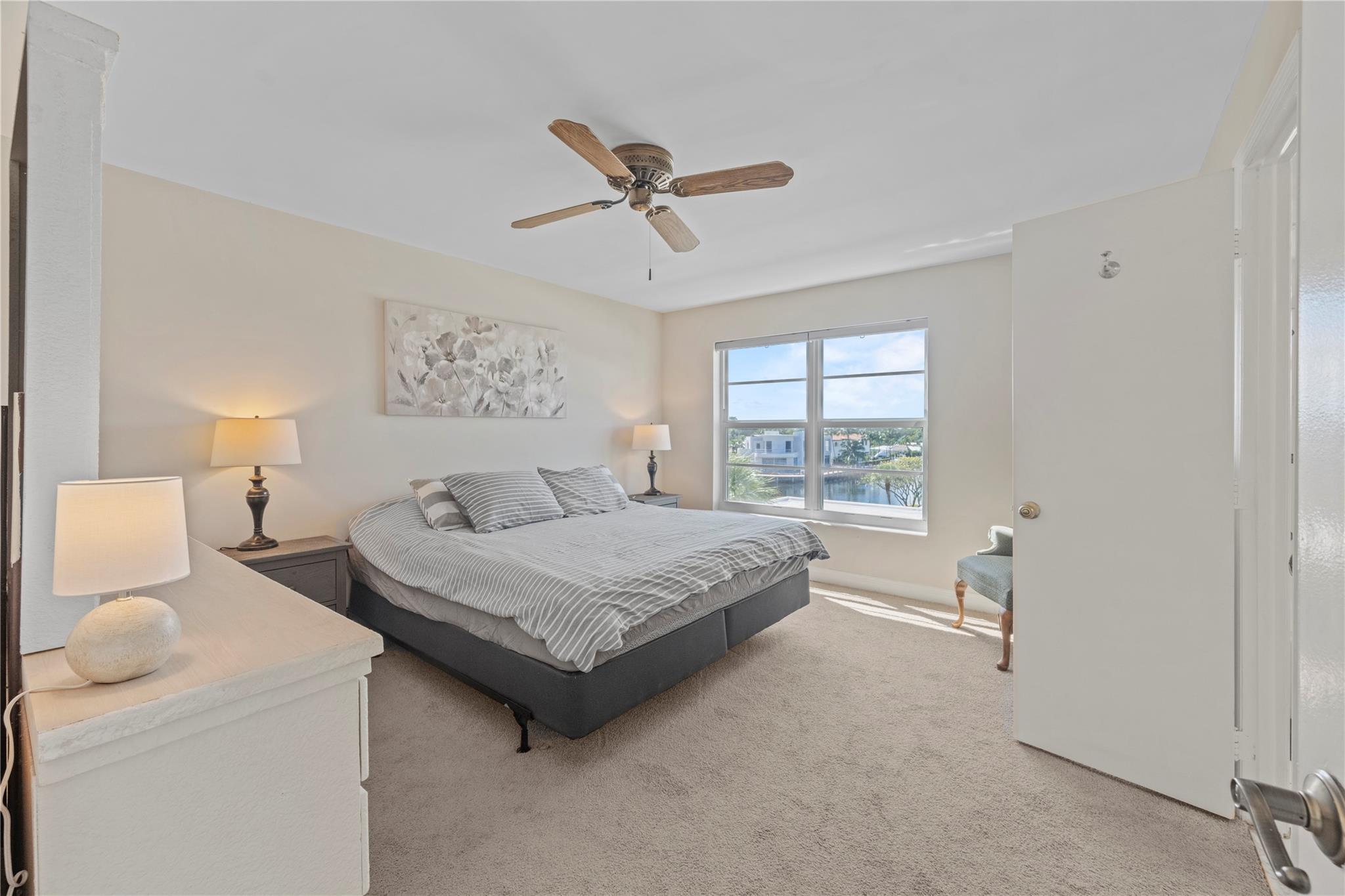 HARBOR'S EDGE CONDOMINIUM - Residential Lease