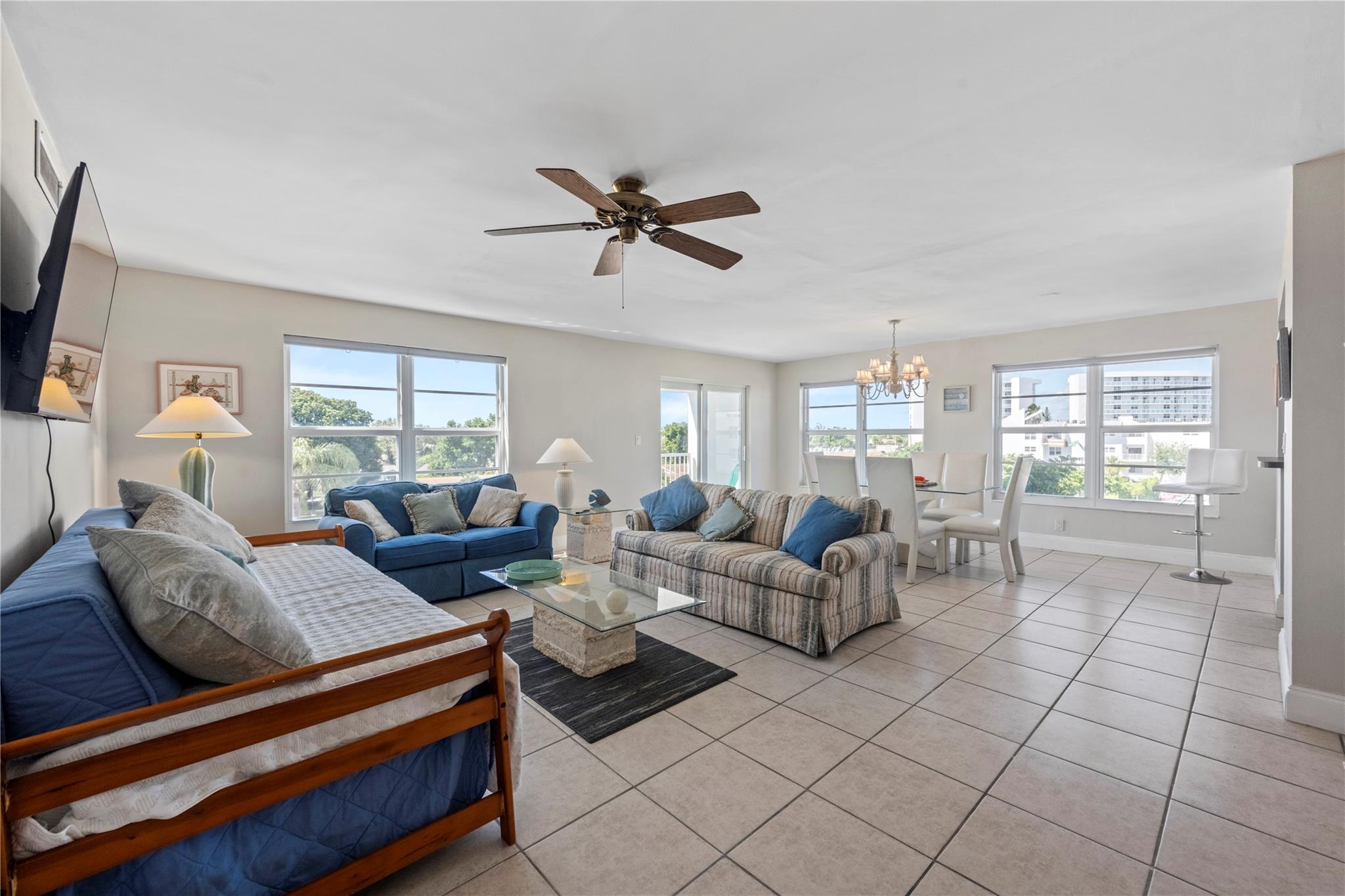 HARBOR'S EDGE CONDOMINIUM - Residential Lease