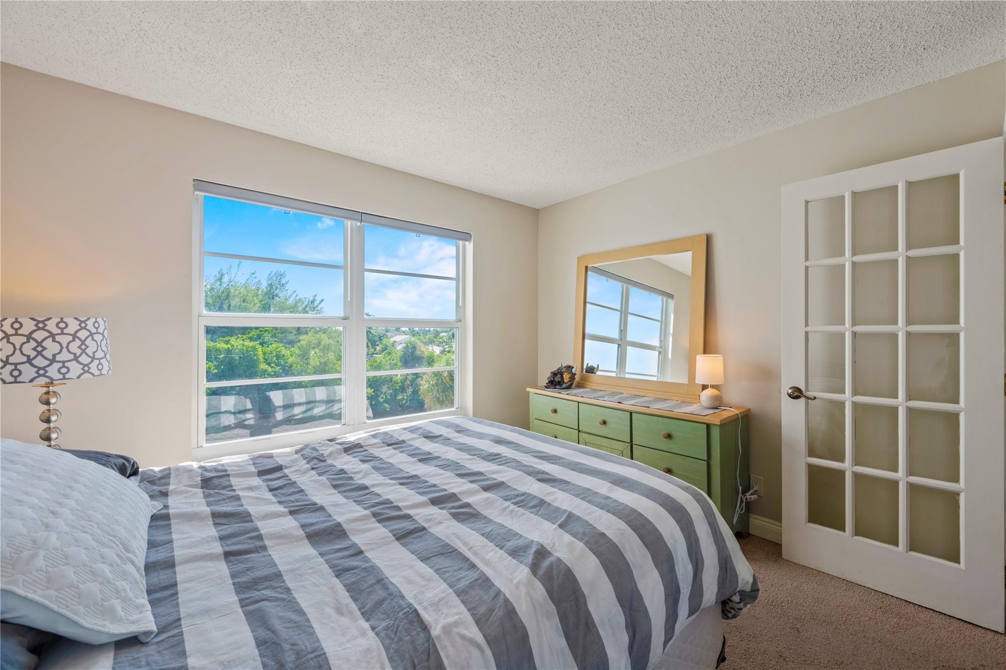 HARBOR'S EDGE CONDOMINIUM - Residential Lease