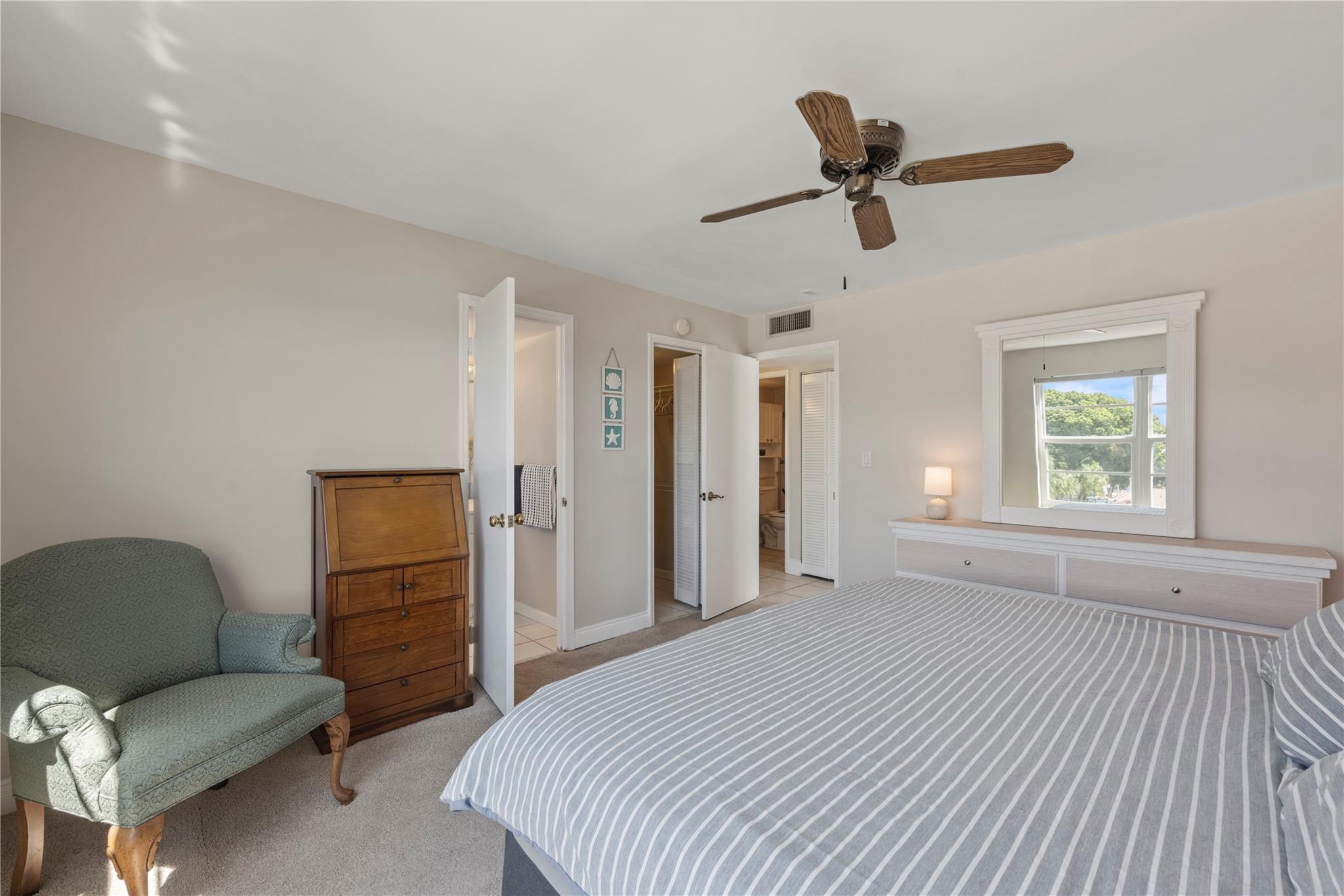 HARBOR'S EDGE CONDOMINIUM - Residential Lease