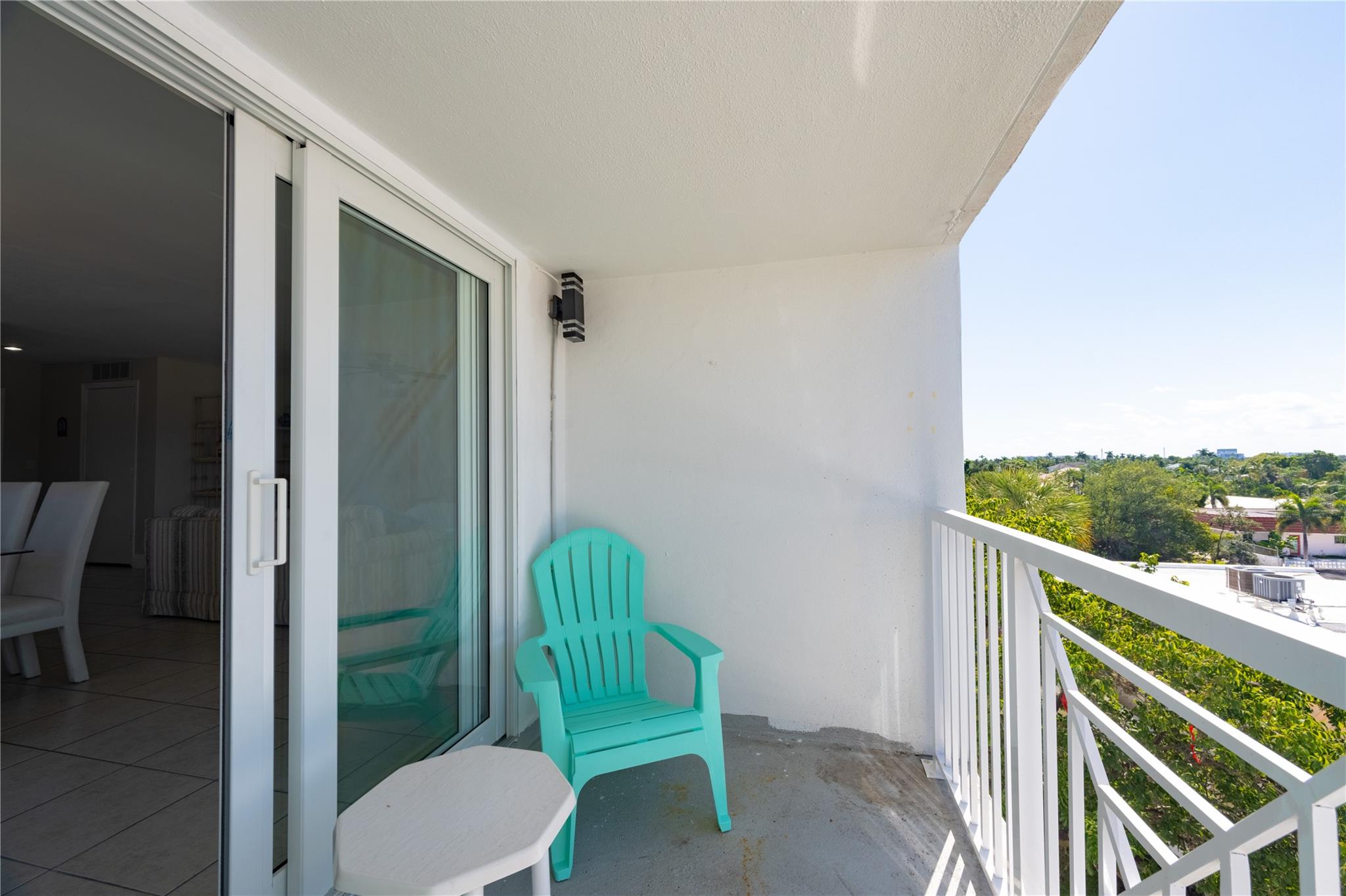 HARBOR'S EDGE CONDOMINIUM - Residential Lease