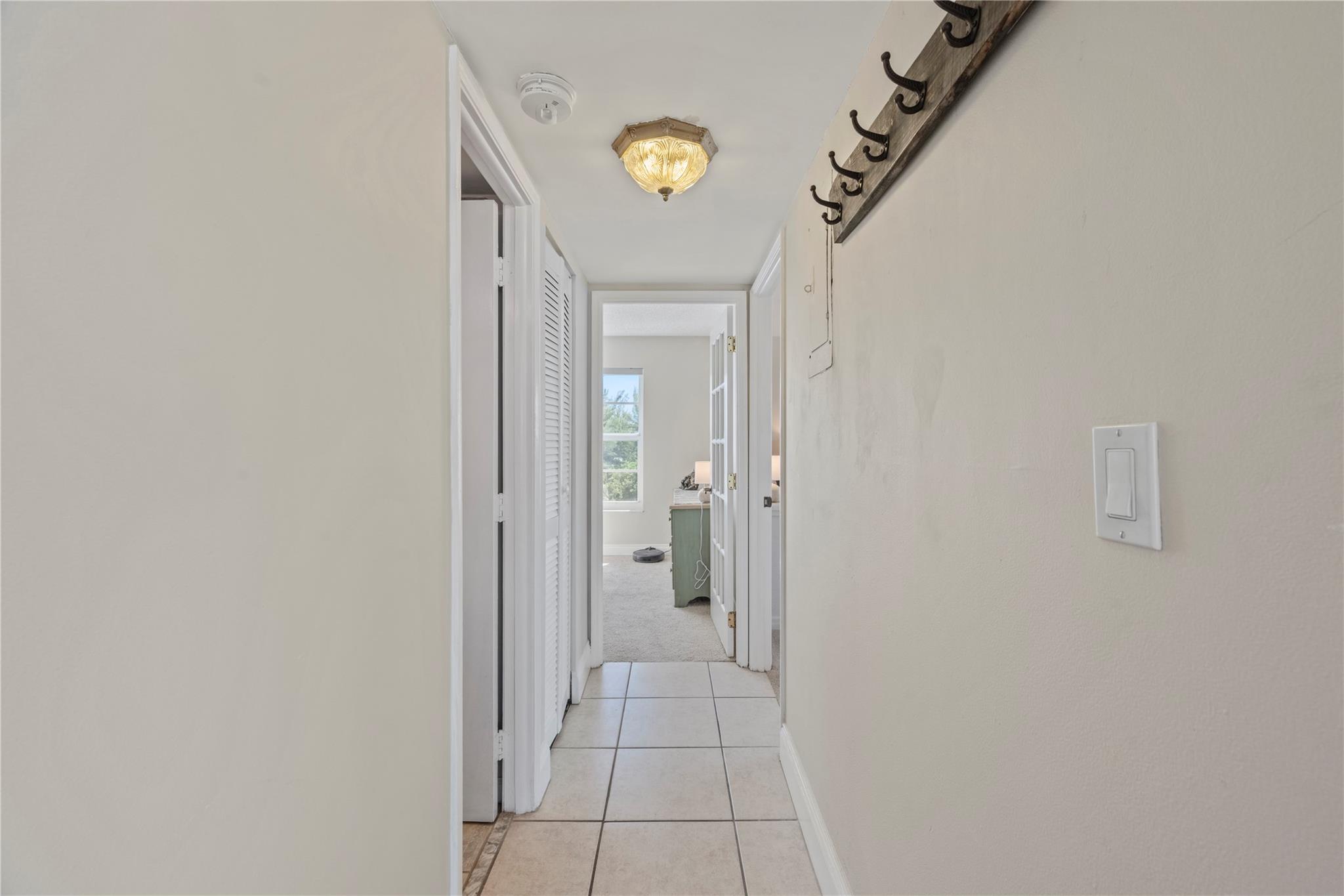 HARBOR'S EDGE CONDOMINIUM - Residential Lease