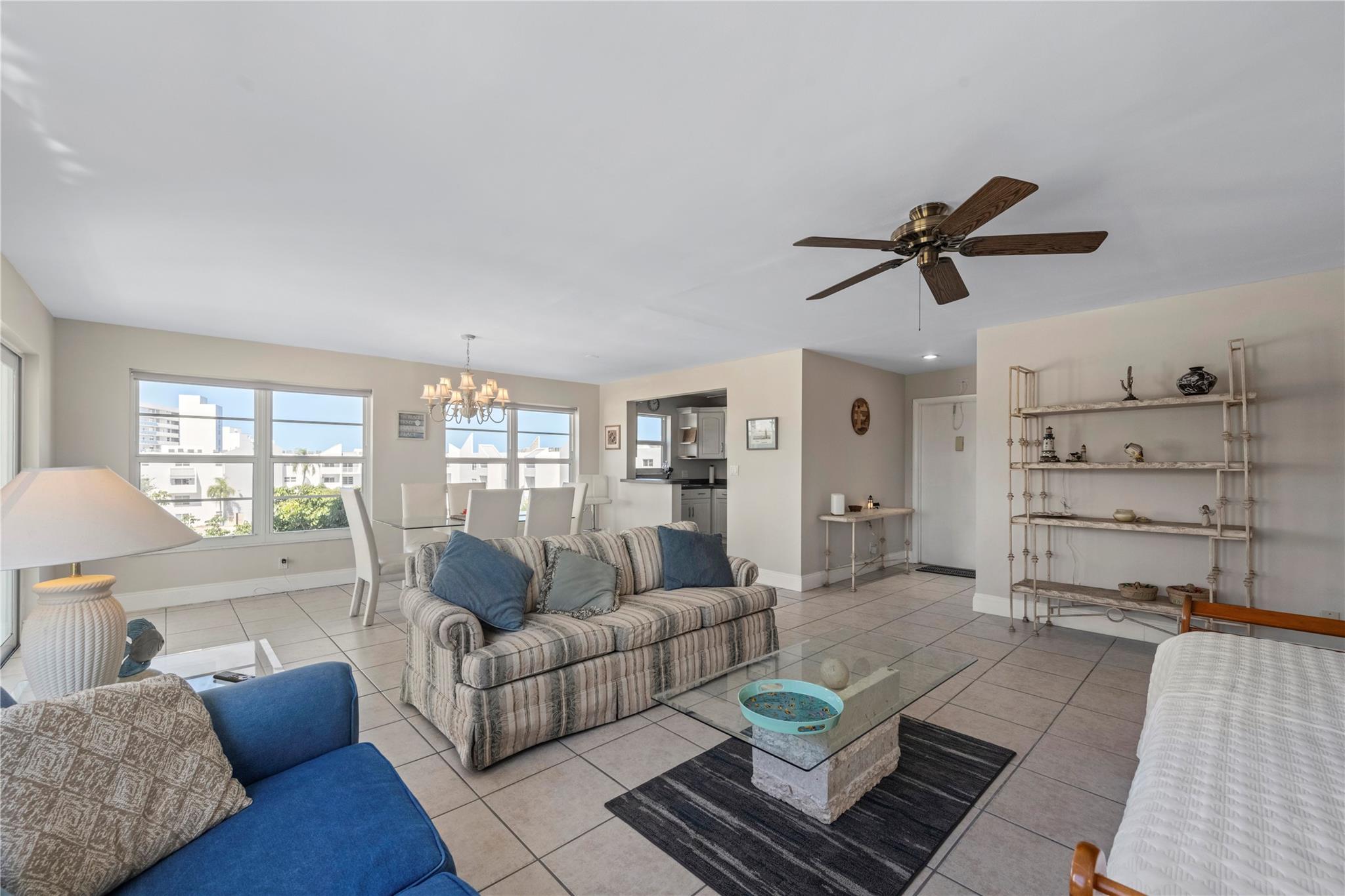 HARBOR'S EDGE CONDOMINIUM - Residential Lease