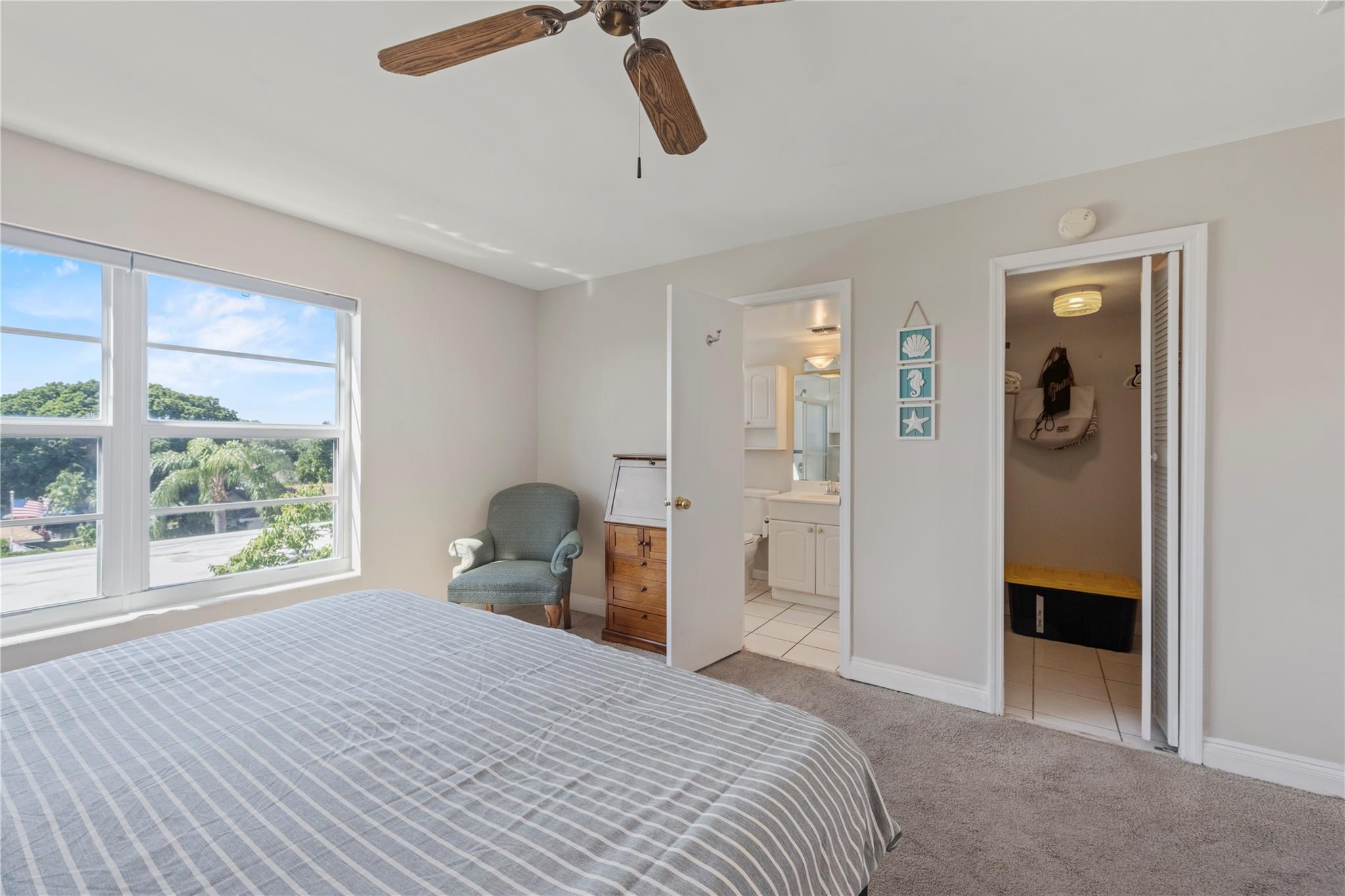 HARBOR'S EDGE CONDOMINIUM - Residential Lease